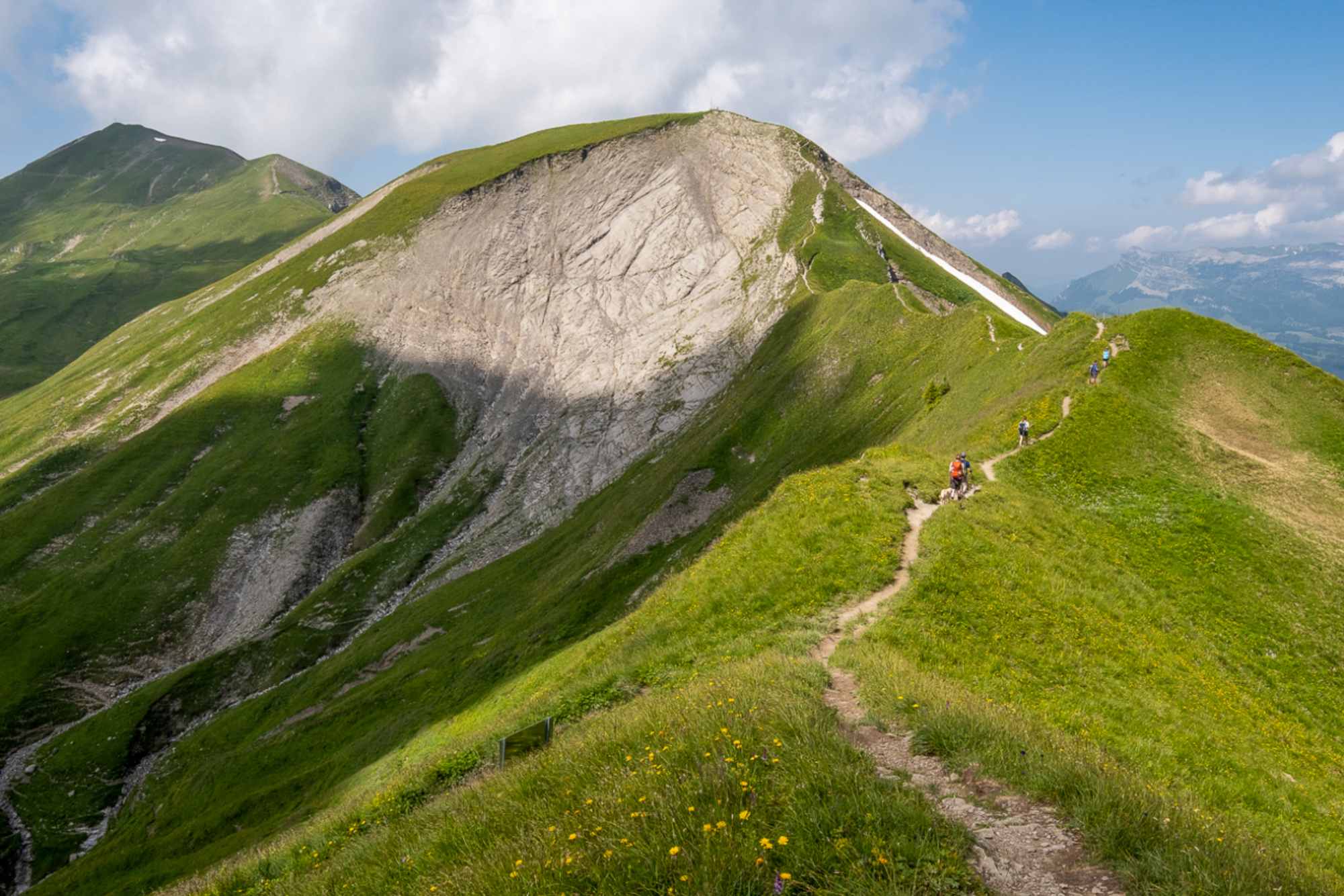 Am schönen Gratweg der 8. Etappe
