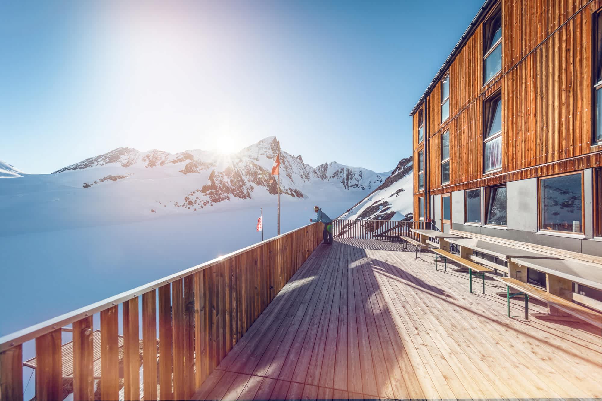 Grandios - Ausblick von der Terrasse der Finsteraarhornhütte.