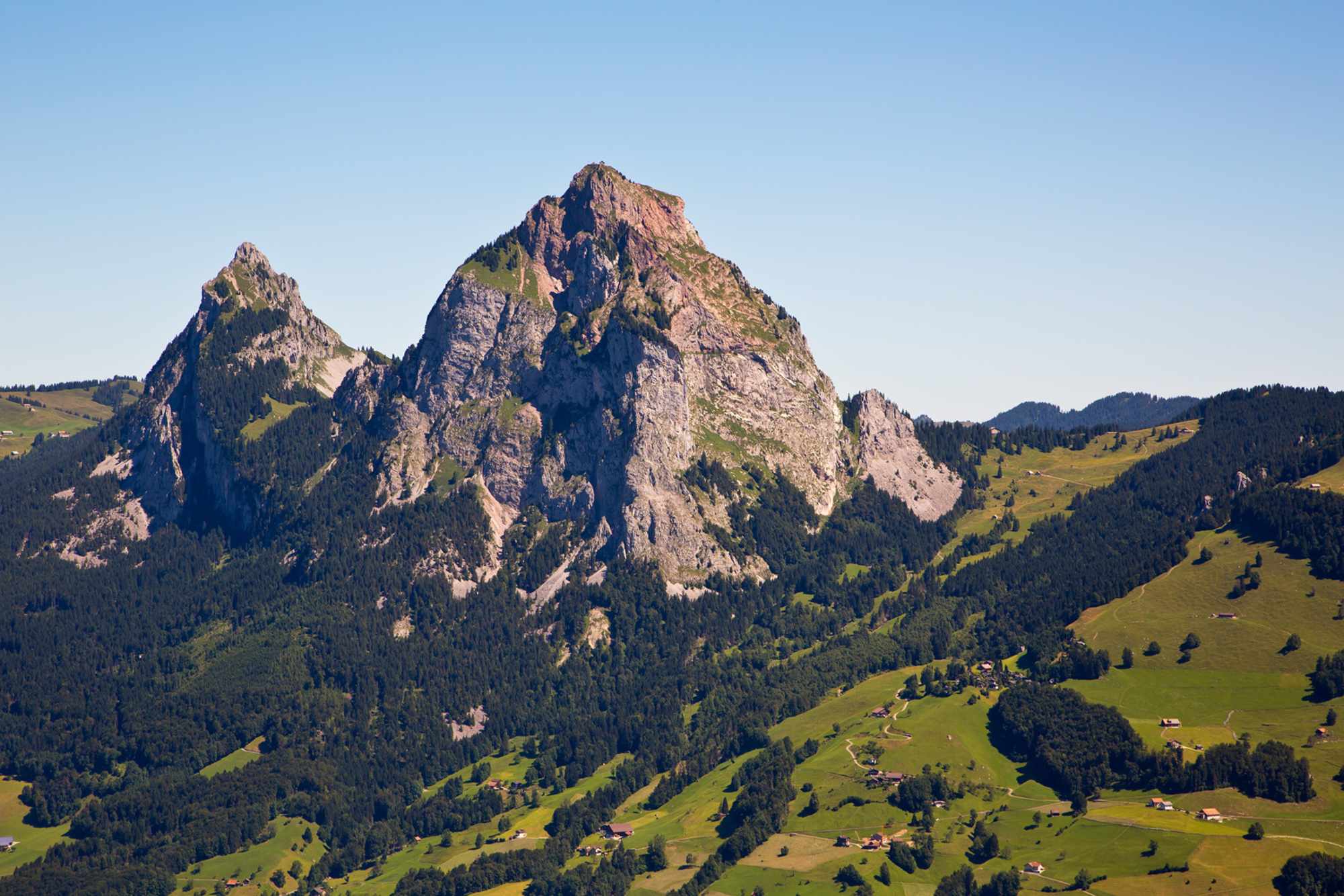 Blick zu den beiden Mythen