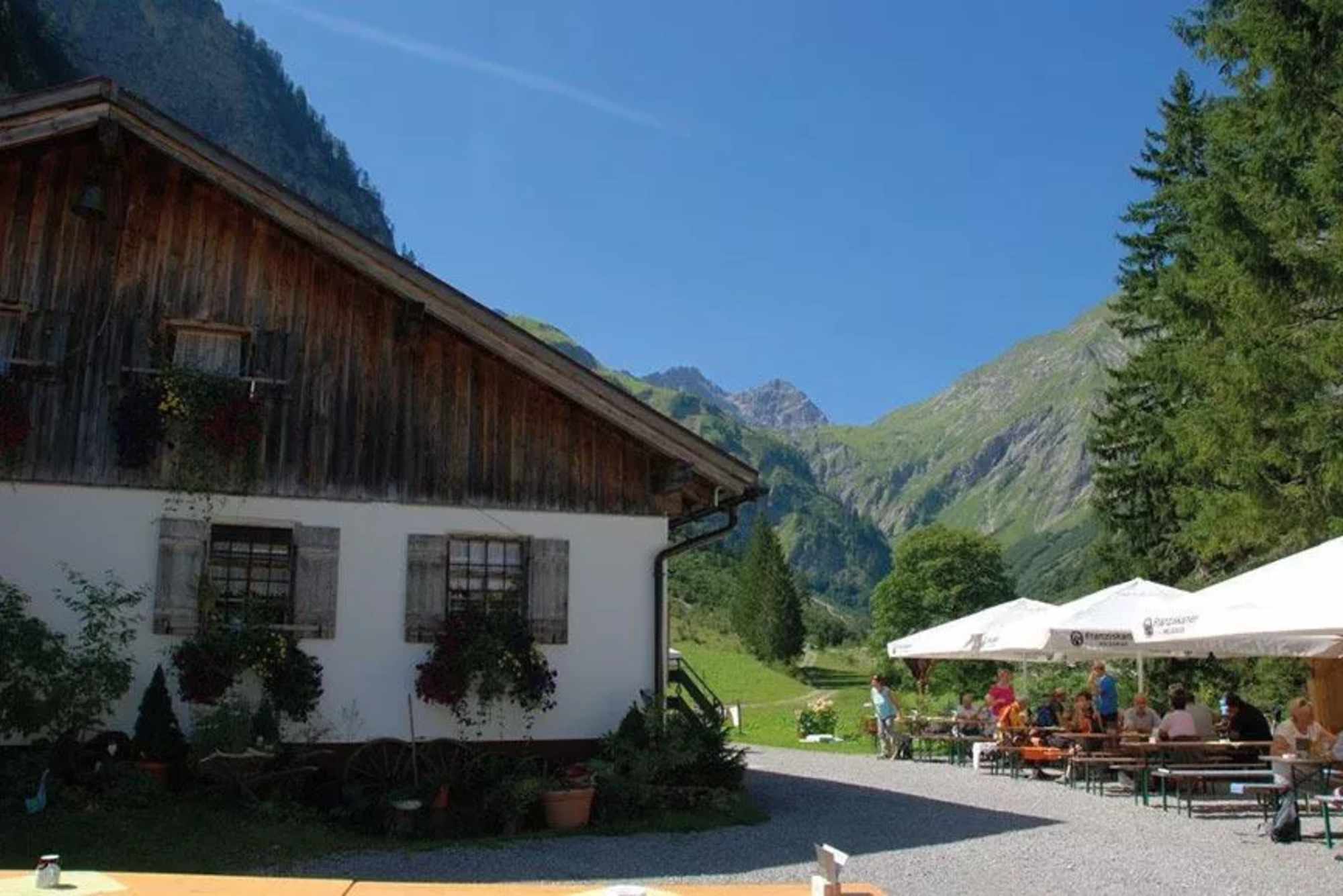Die urige Petersbergalm