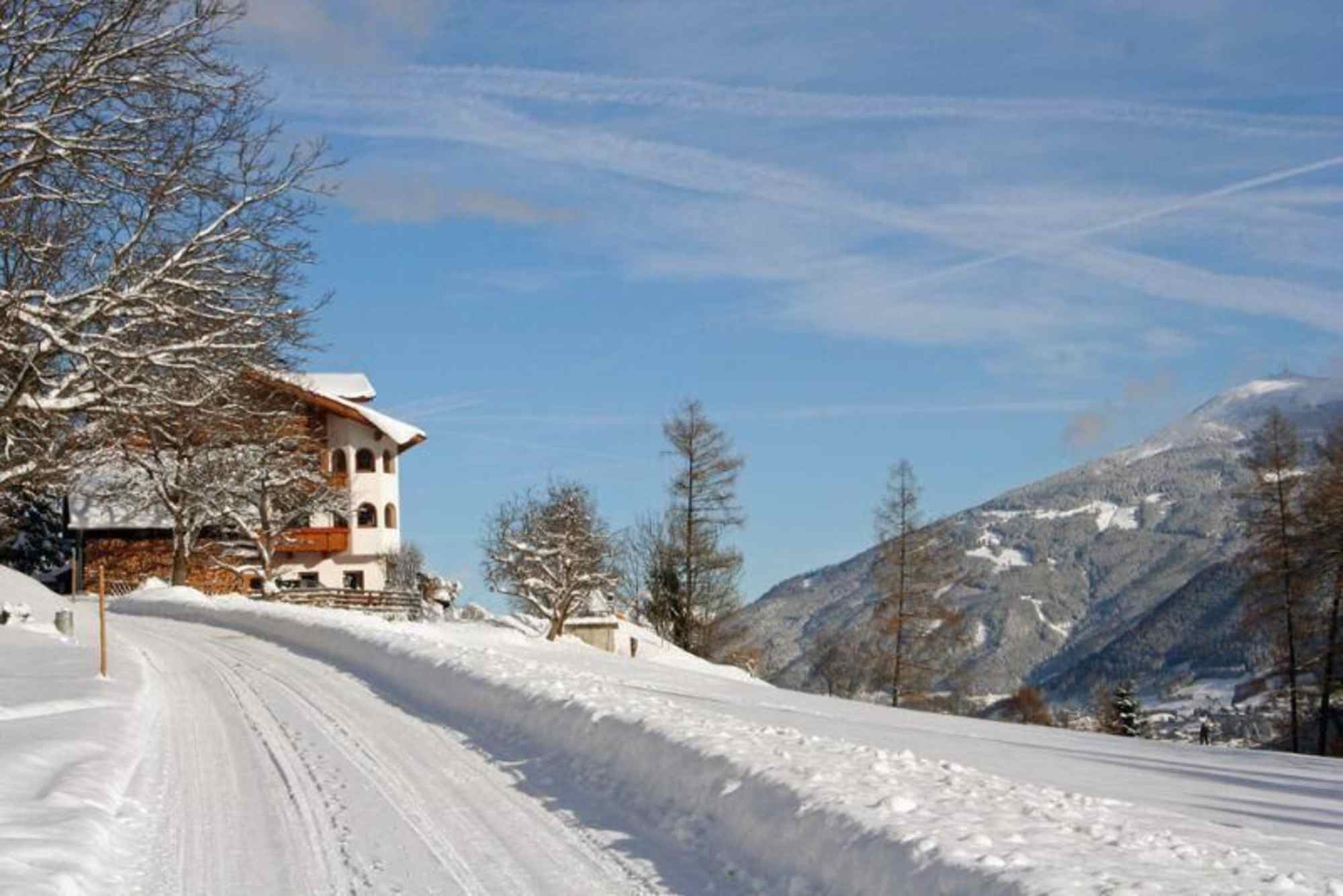 Sonnige Winterwanderung zum Gröbenhof imStubaital