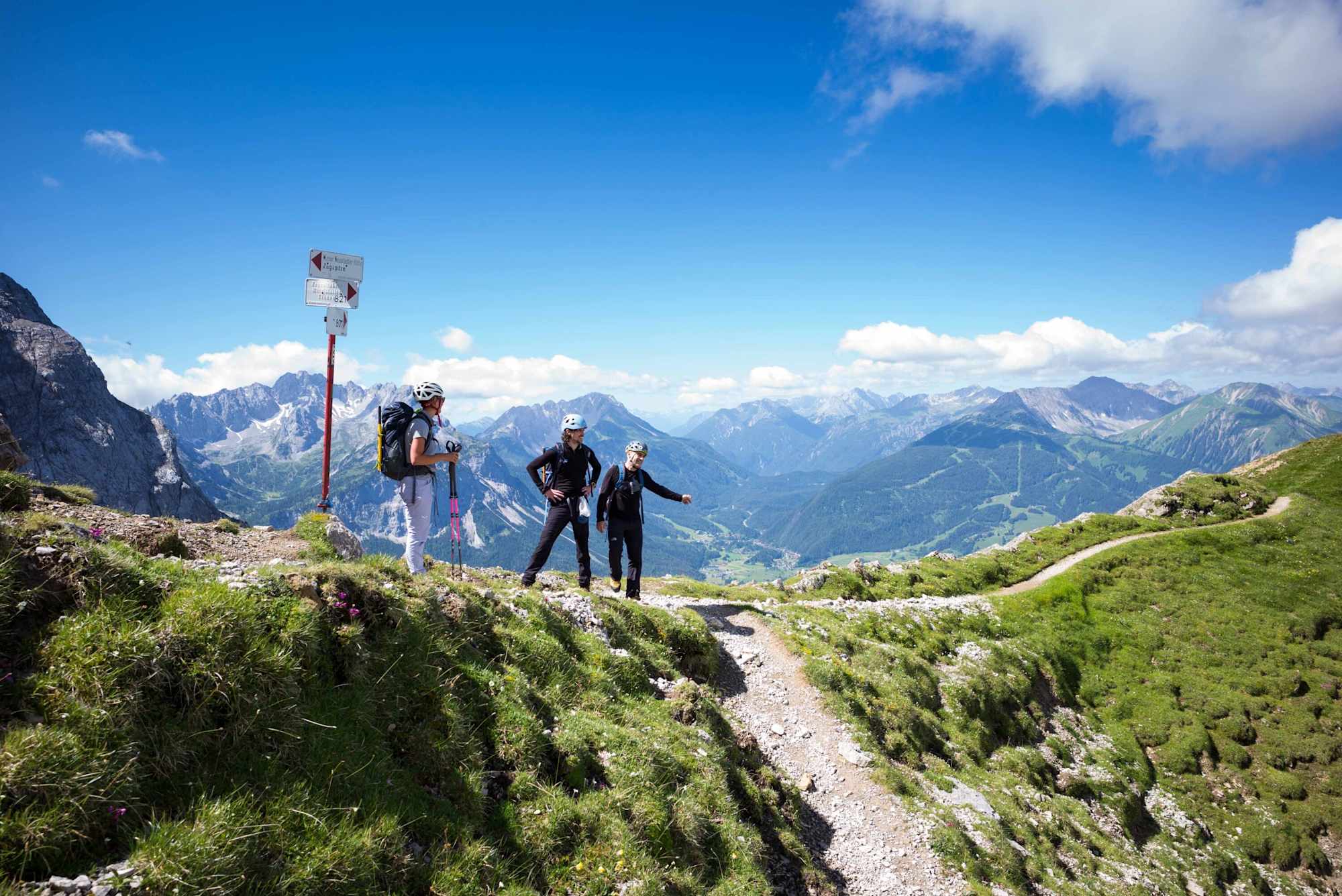 Schöne Aussicht bei der Abzweigung des weiteren Weges zur Zugspitze