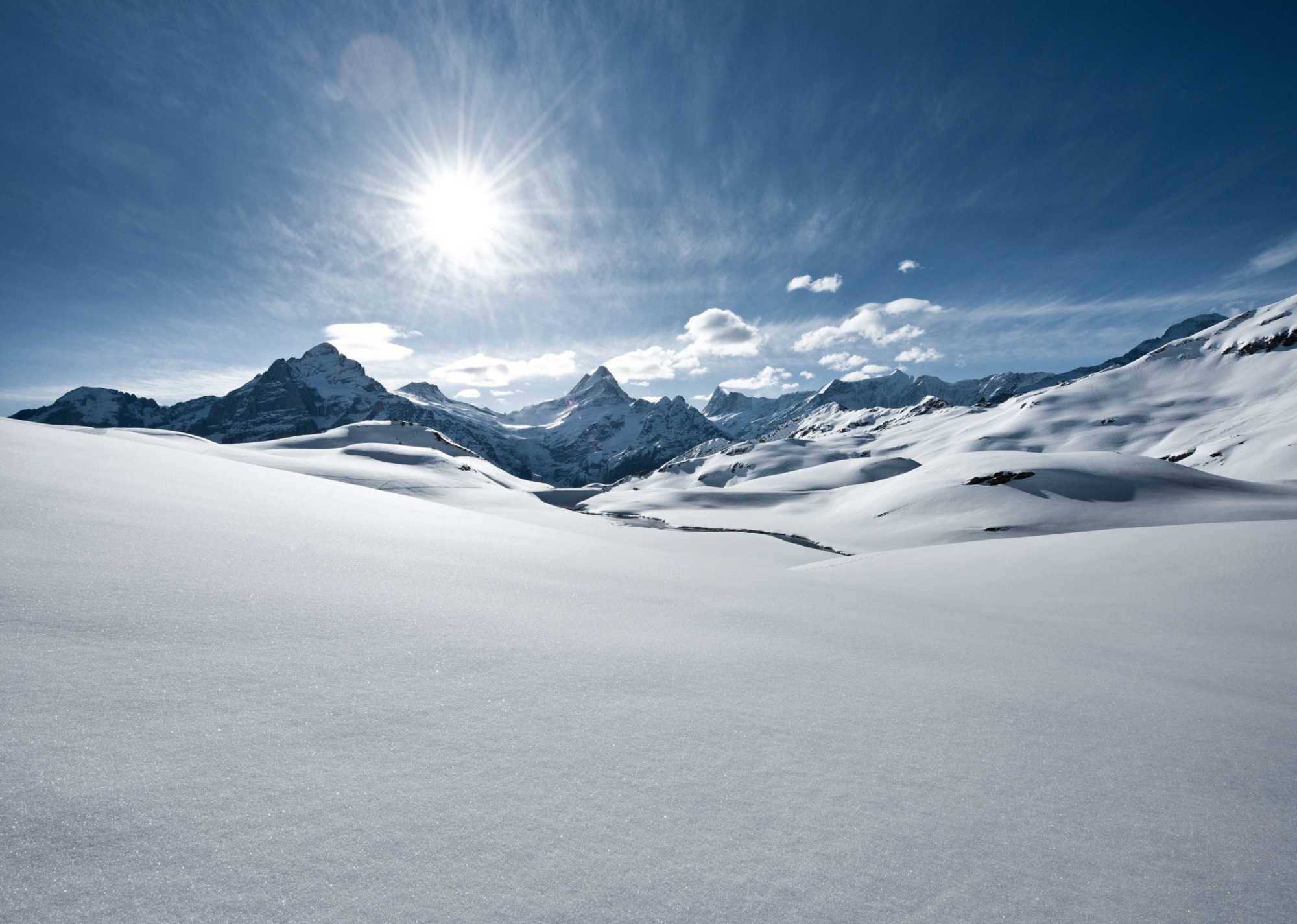 Blick auf Wetterhorn und Schreckhorn