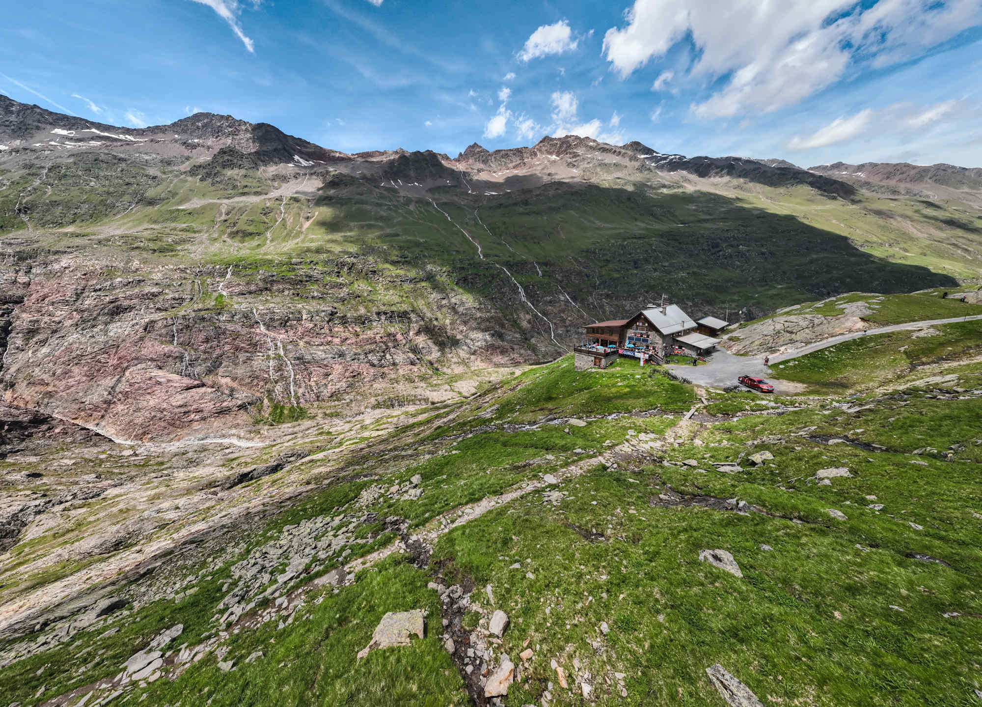 Am Weg der Wanderung liegt auch die Langtalereckhütte.