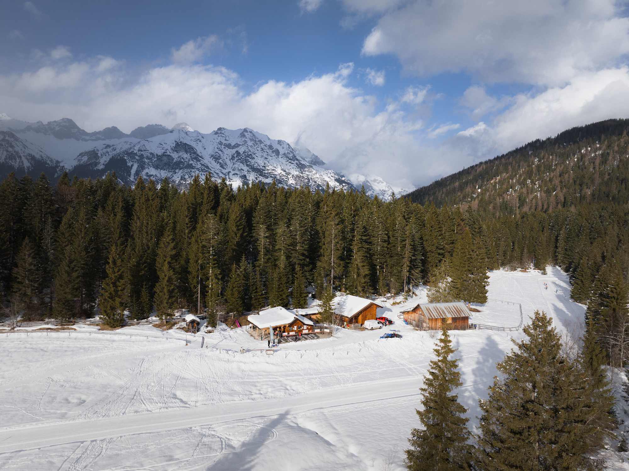 Muggenmoosalm mit Wettersteingebirge im Hintergrund