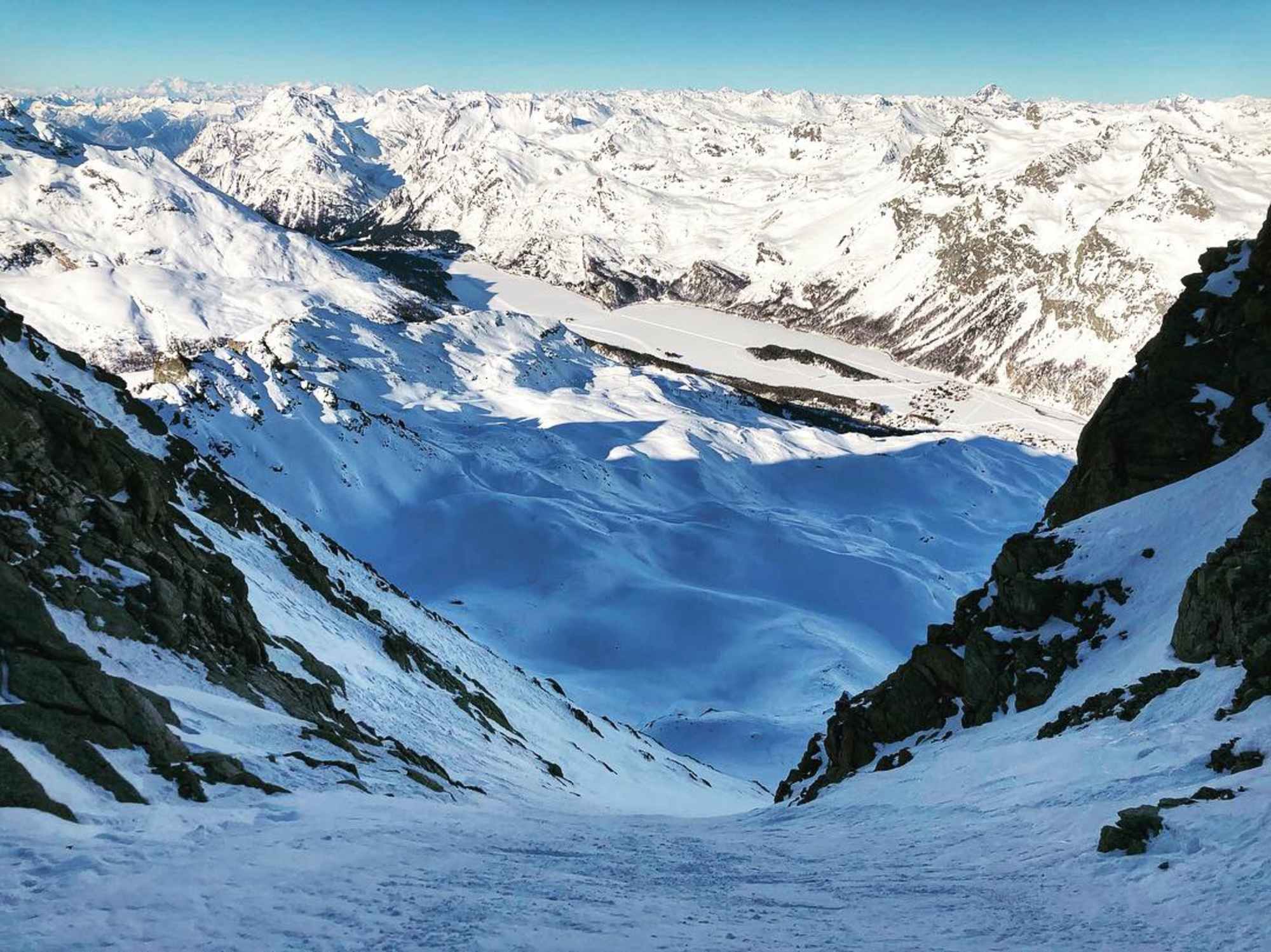 Einfahrt in das anfangs noch enge Couloir