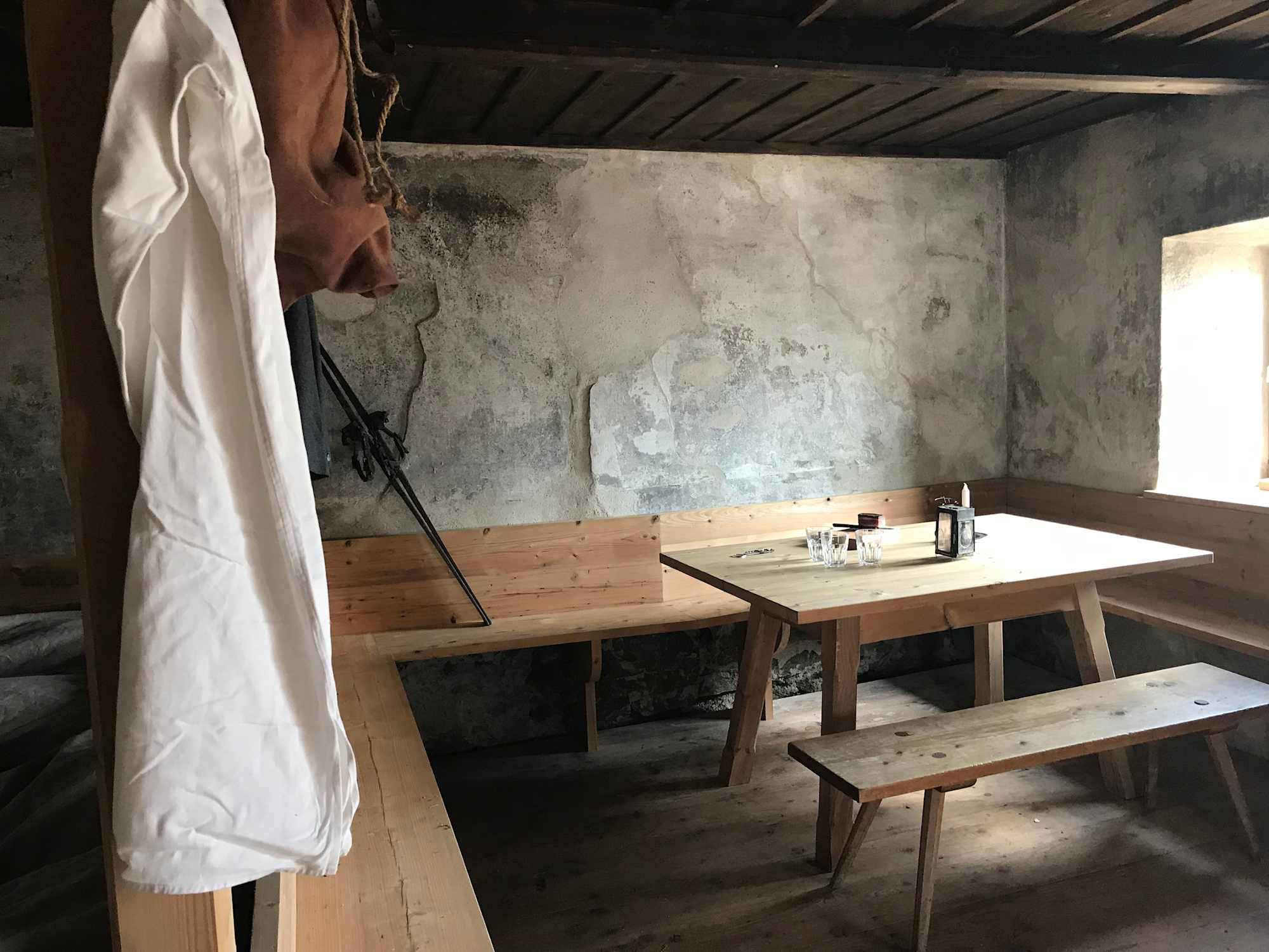 Essbereich in der Alten Prager Hütte