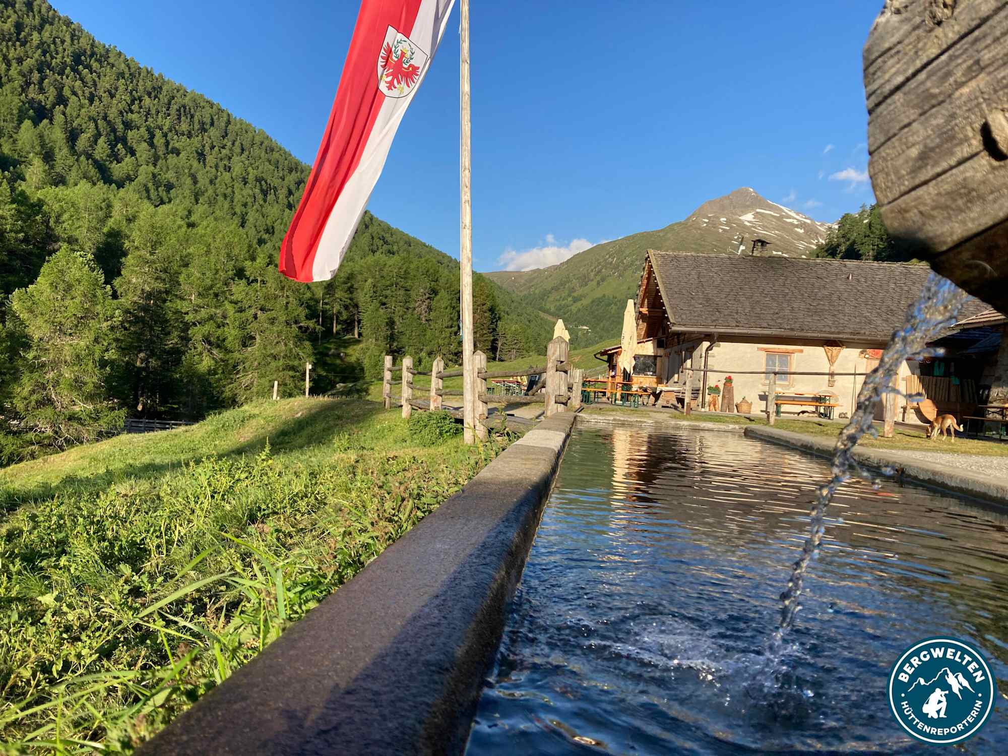 Die urige Brugger-Alm hat sowohl im Winter als auch im Sommer geöffnet.