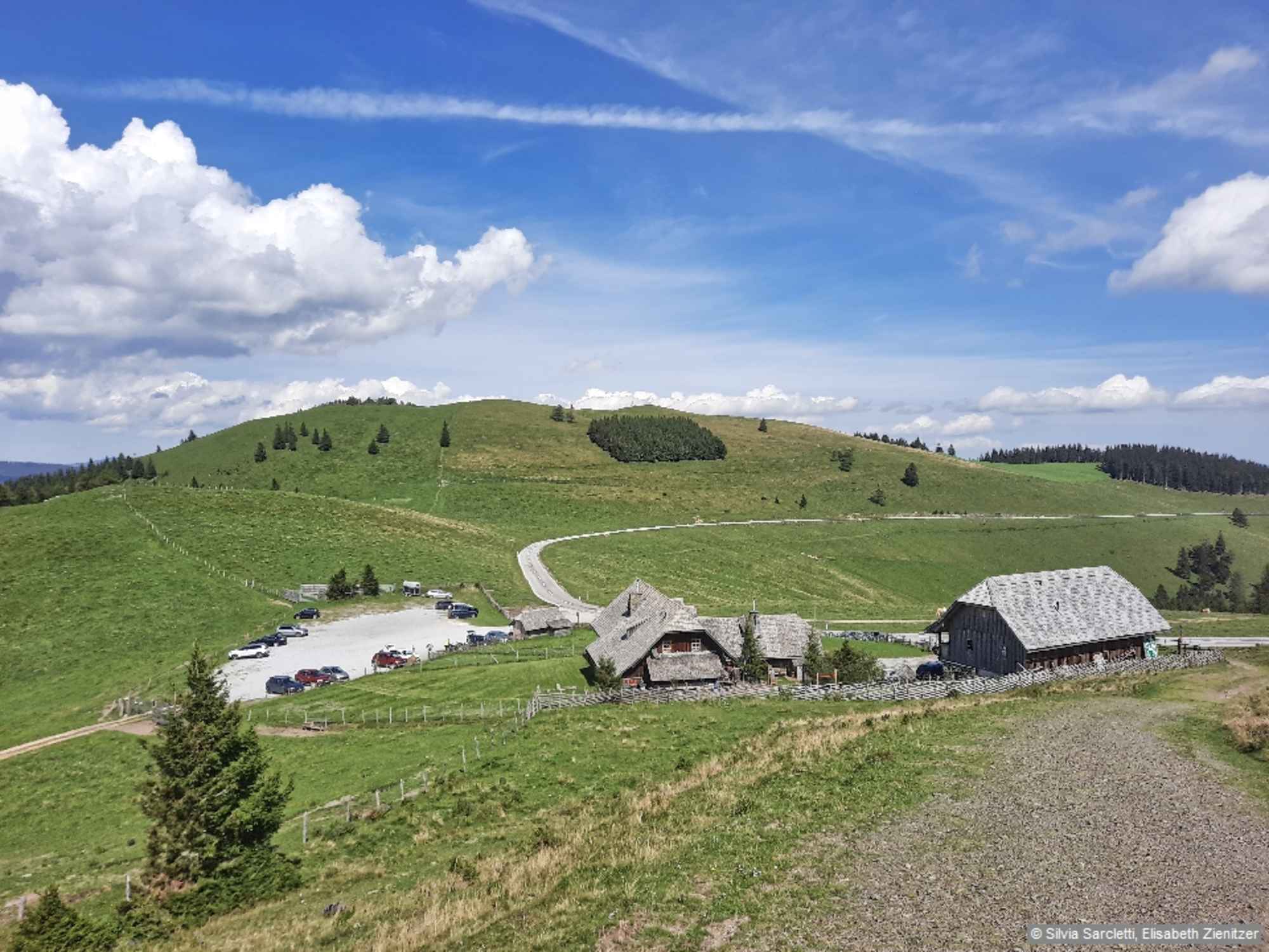Blick auf die Stoakoglhütte.