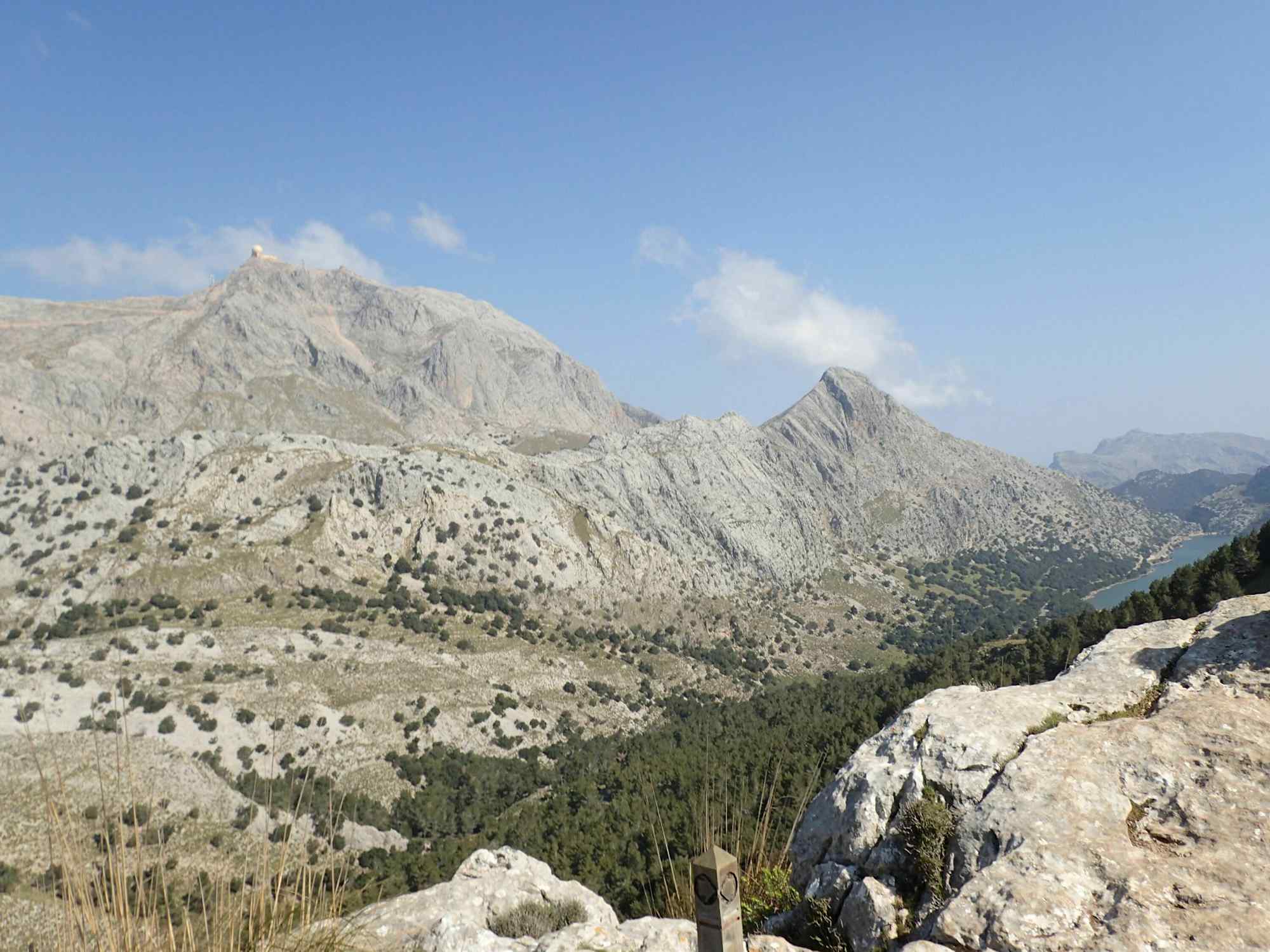 Blick zum Puig Moor und zum Gorg Blau vom Col de Sa Cola des Ases