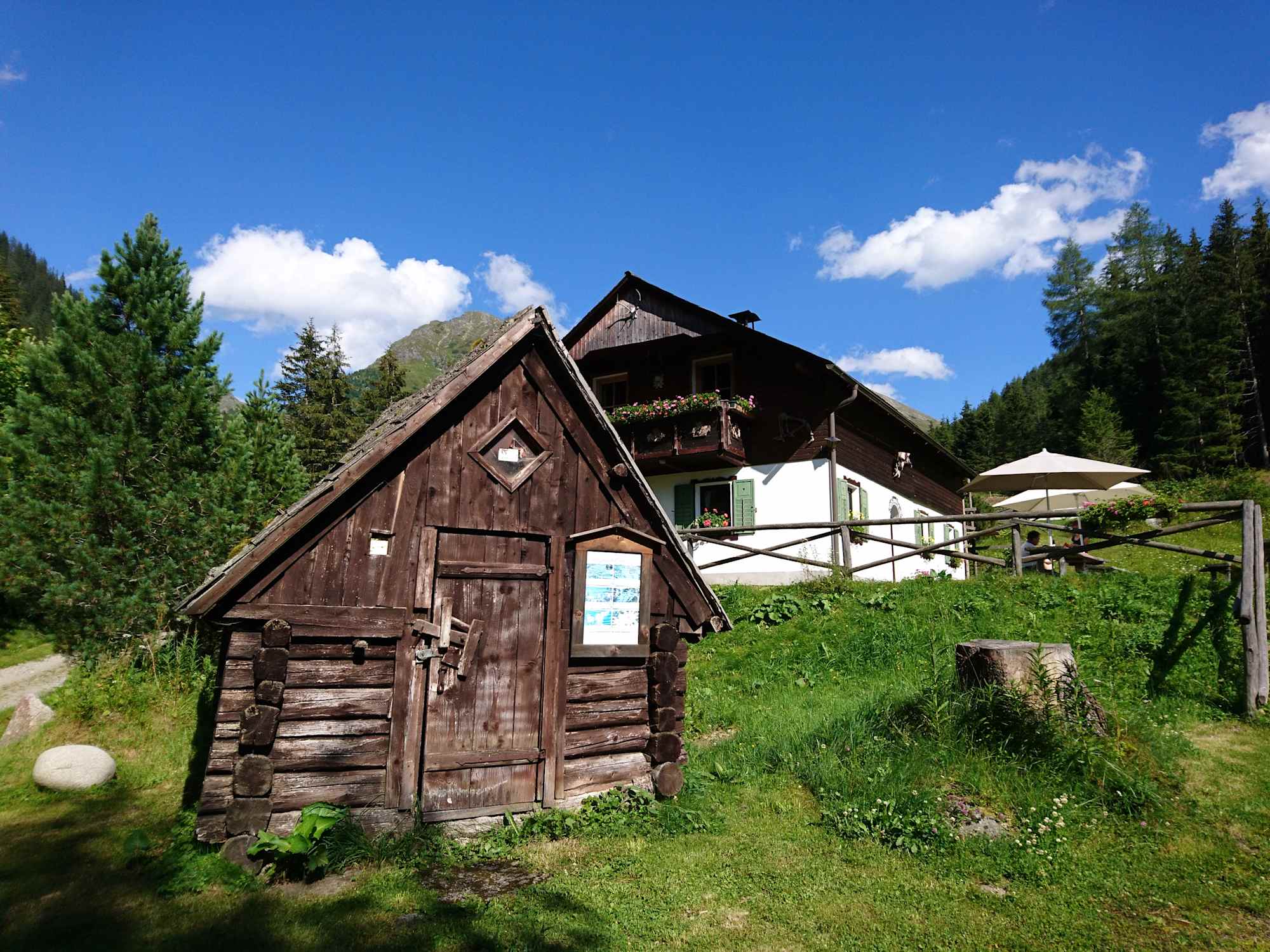 Die Franzlbauer Hütte am Weg