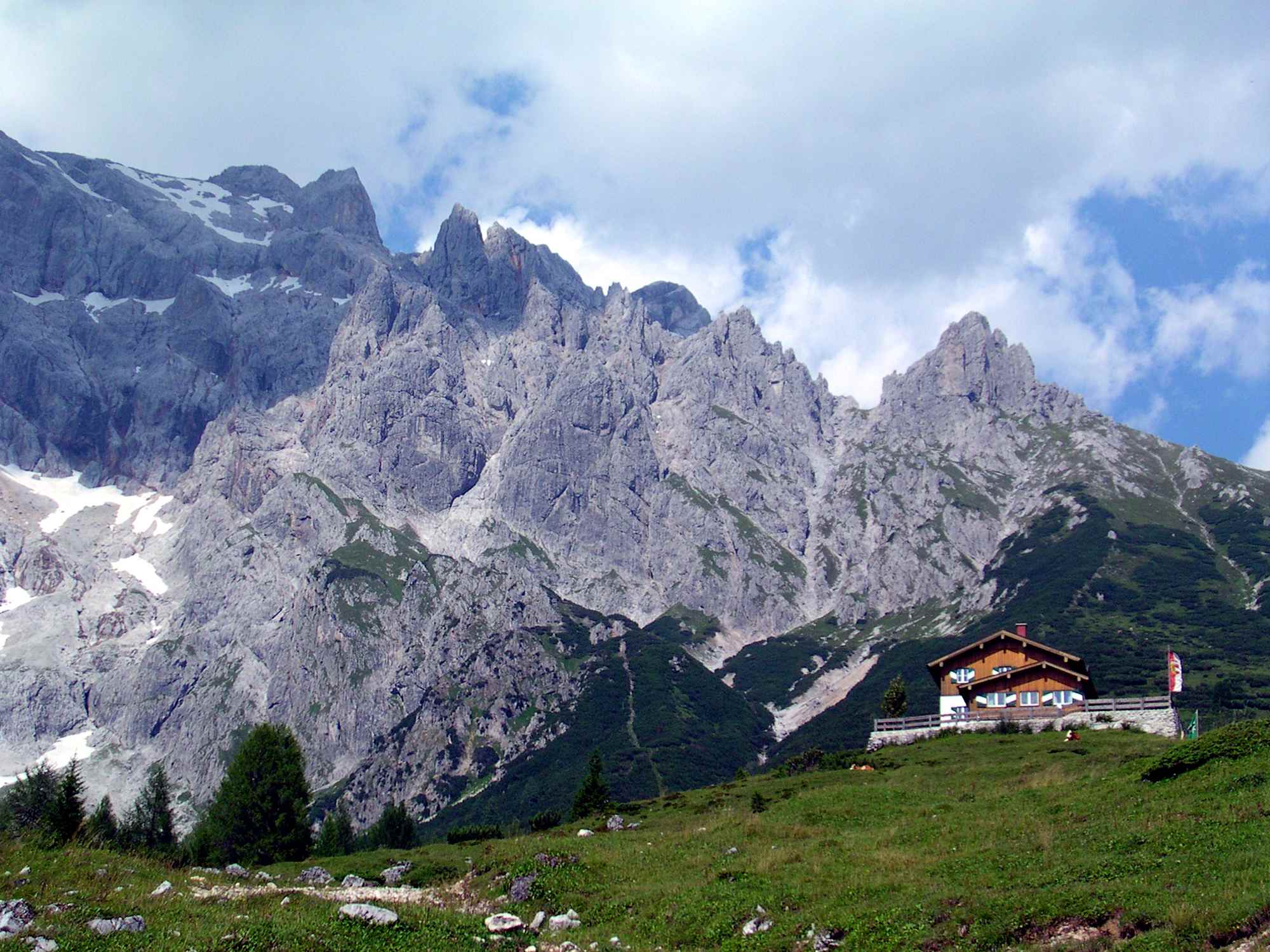 Die Erichhütte in traumhafter Bergkulisse