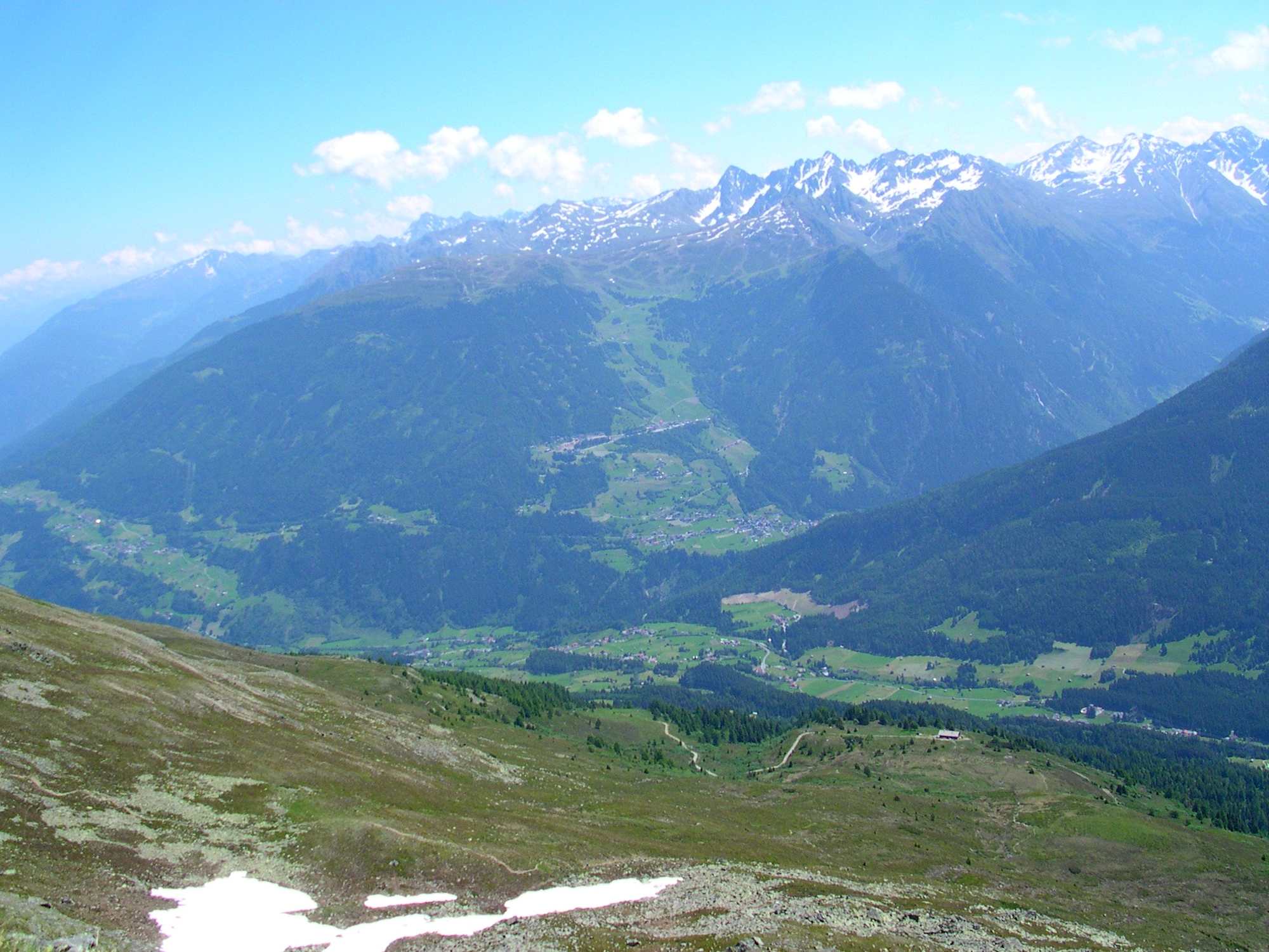 Abstieg zur Larcheralm - Blick auf Wenns im Pitztal