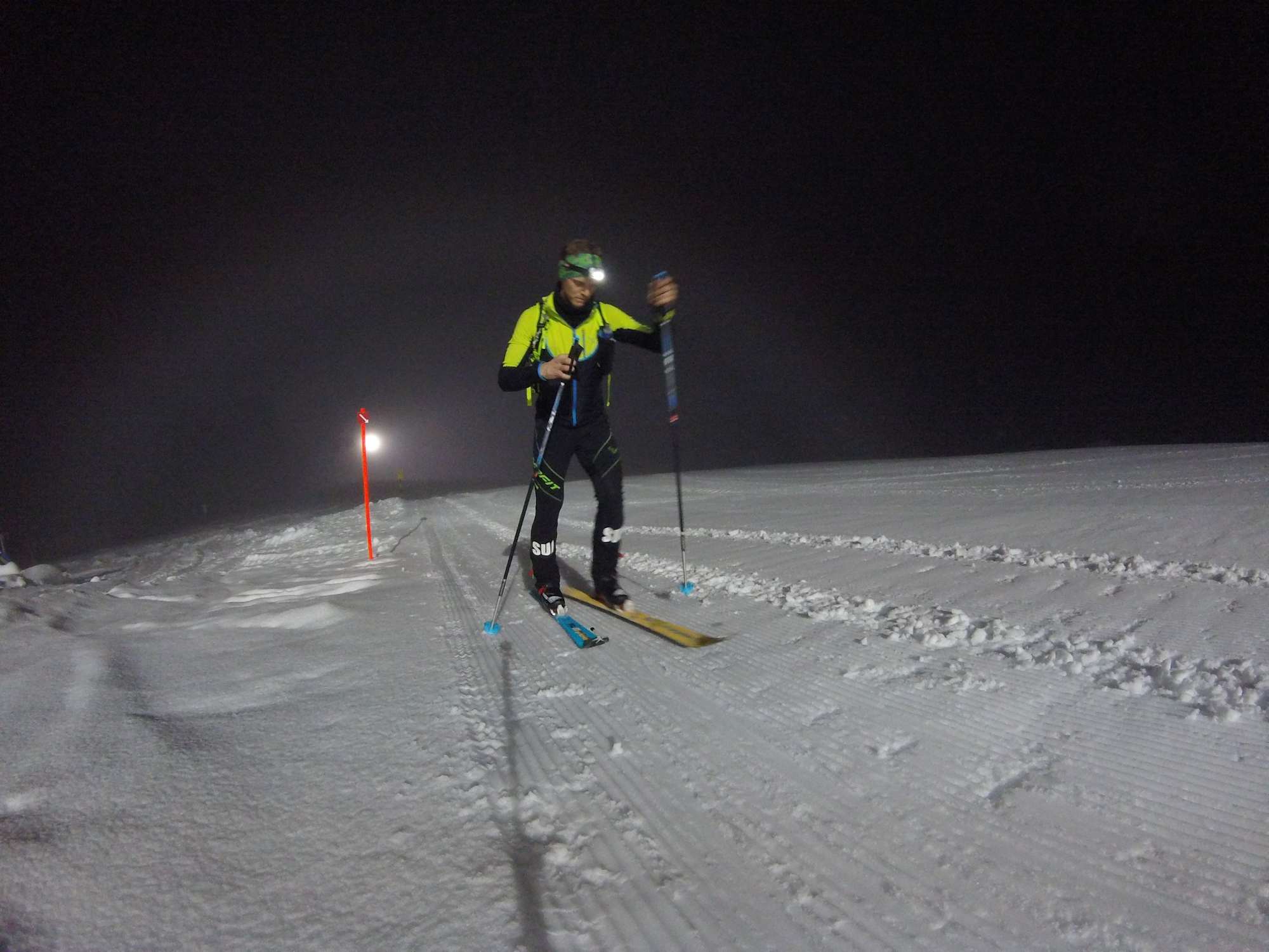 Aufstieg auf der Nacht-Skitouren Piste Furt-Mugghütte