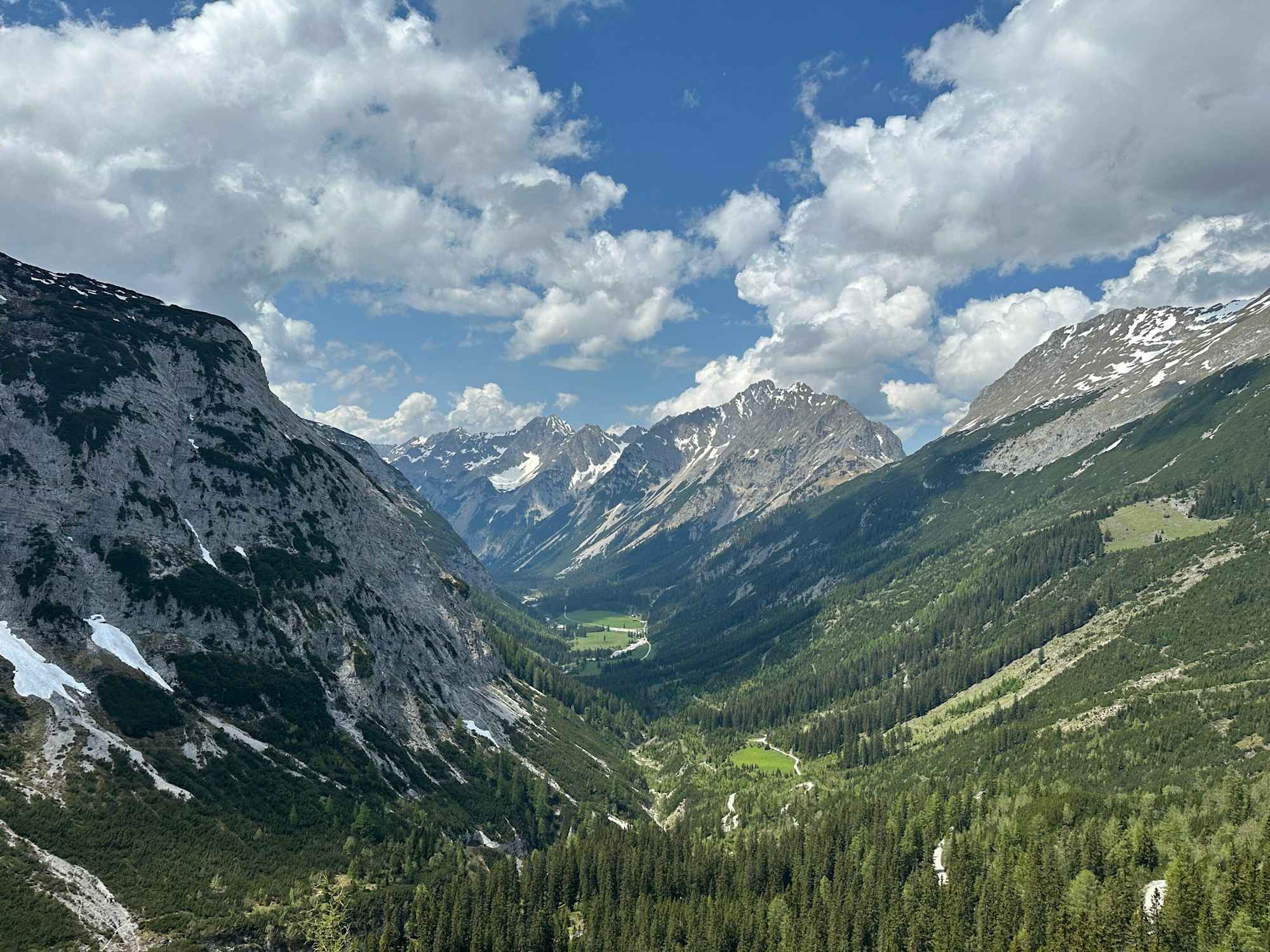 Blick vom Karwendelhaus ins Karwendeltal