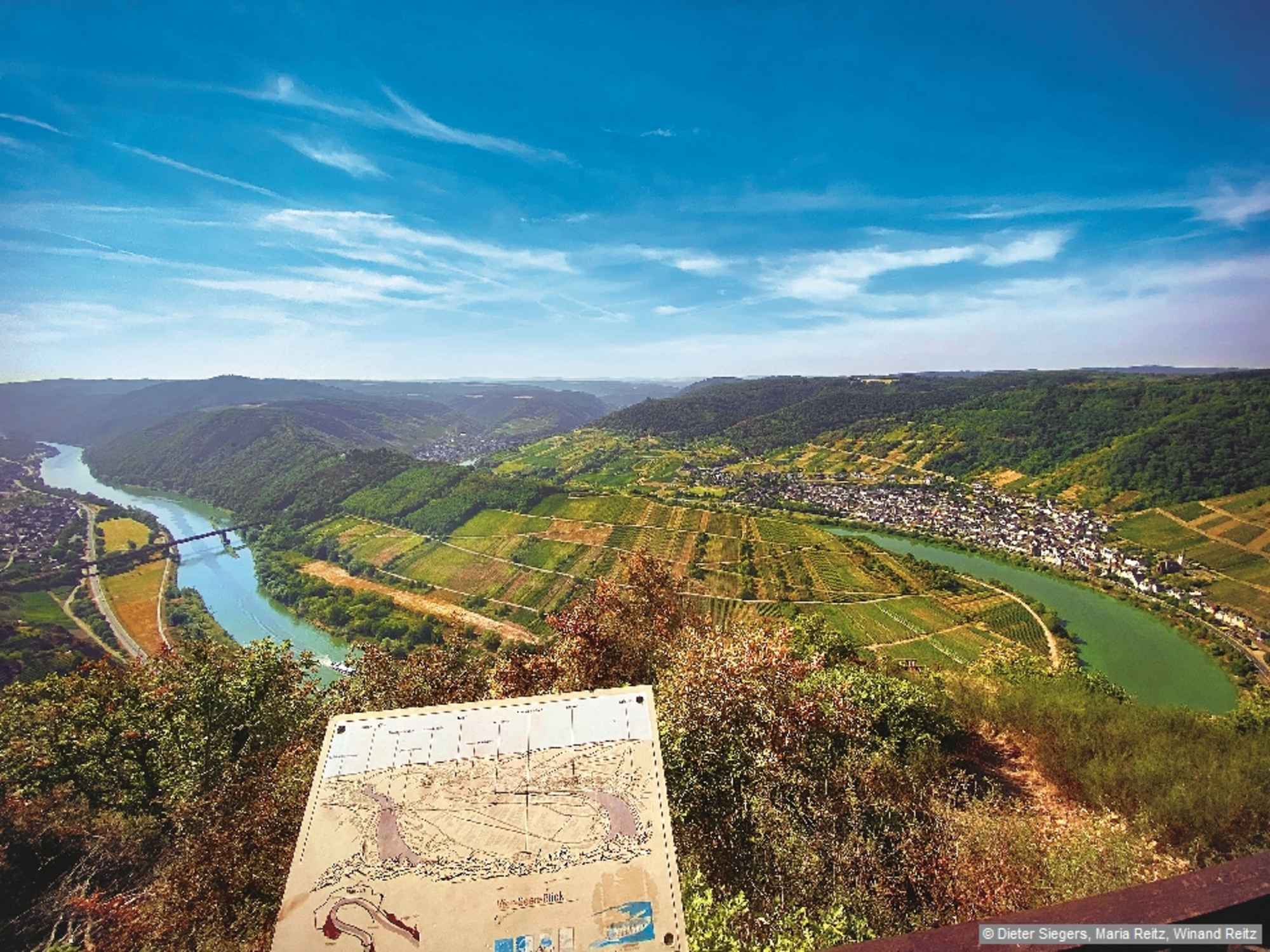 Zwei Höhepunkte der Tour mit einmaligem Panorama: Vom Aussichtspunkt Vierseenblick hat man vier Abschnitte der Mosel vor Augen.