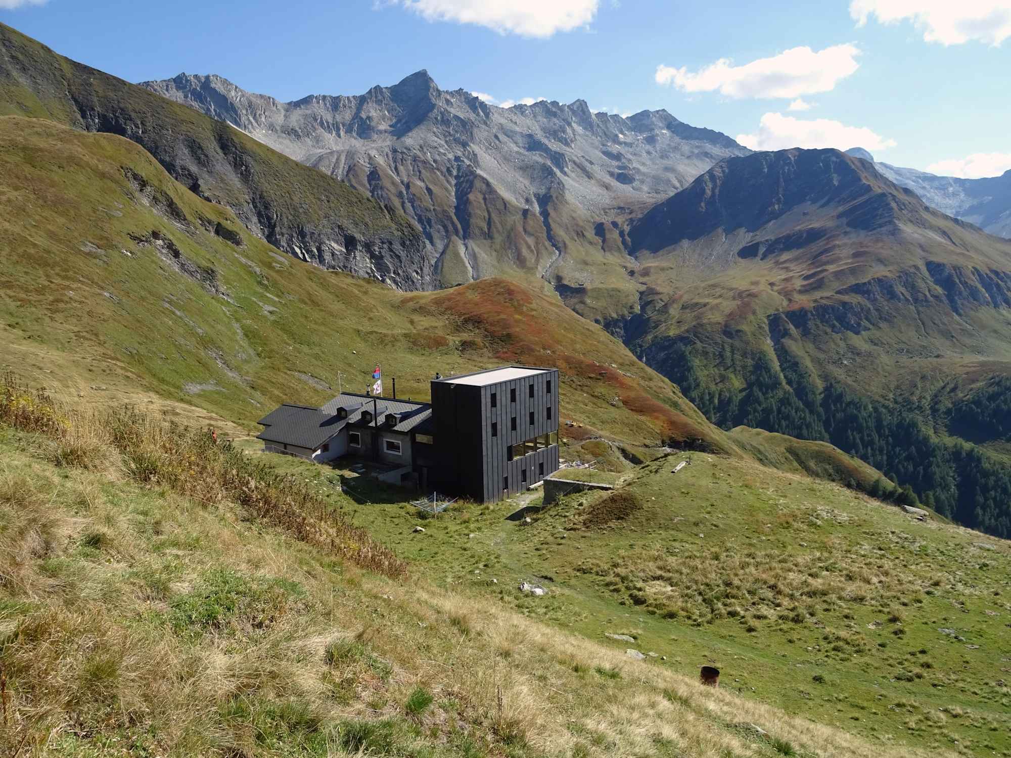 Die moderne Capanna Motterascio