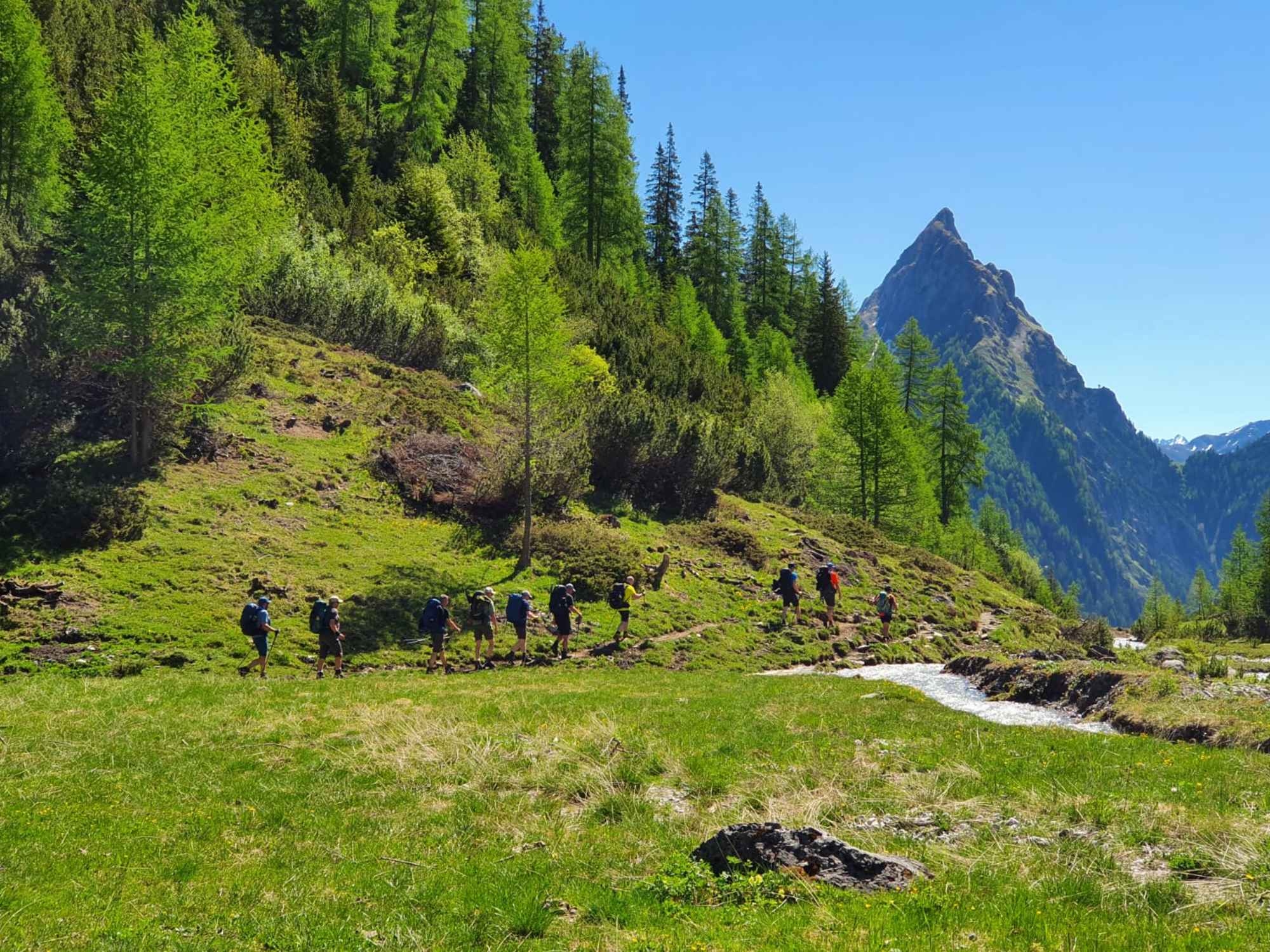 Auf dem Weg hinunter nach Zams im Inntal