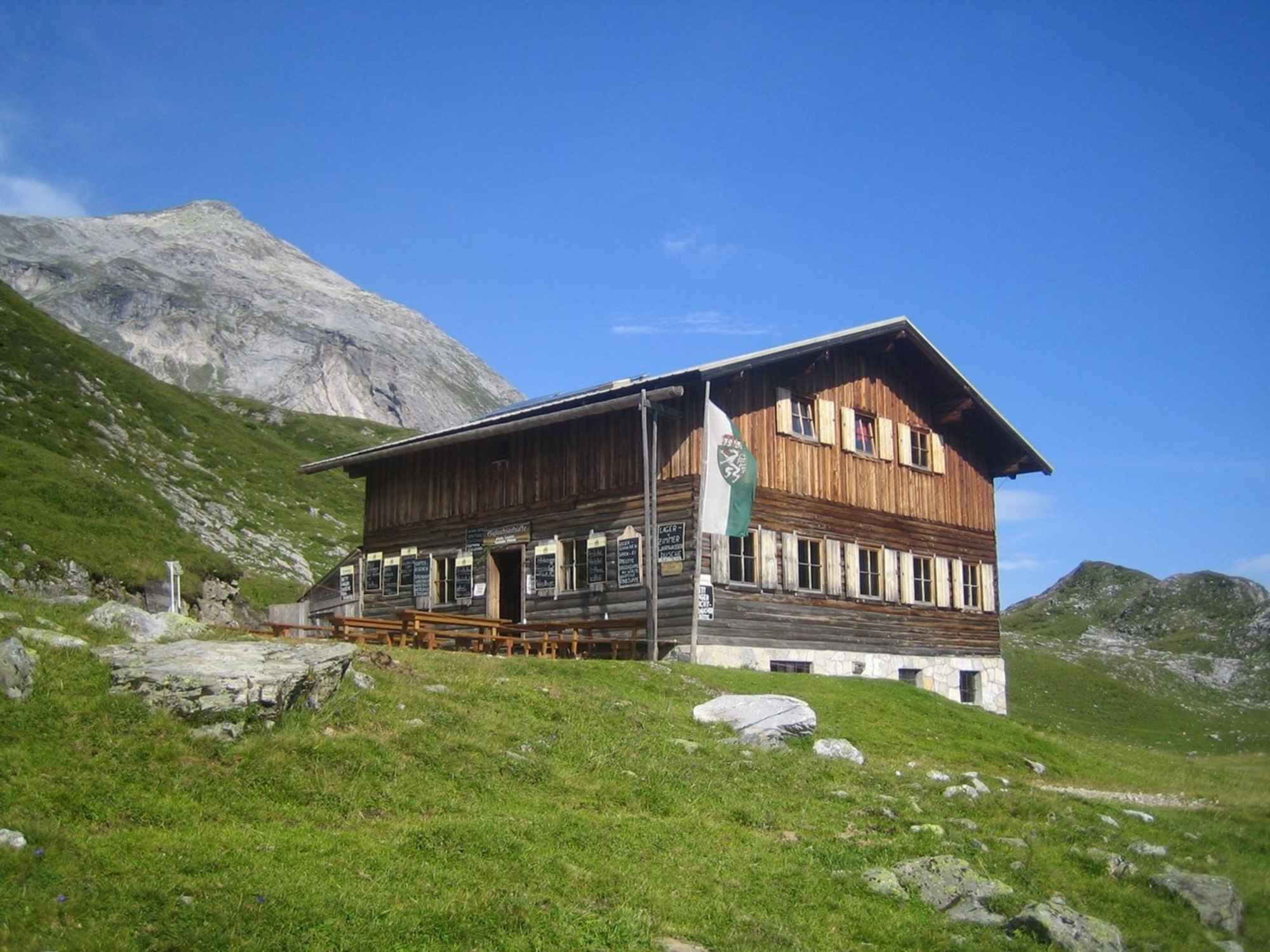 Die einfache Giglachseehütte ist ein wunderschönes Tagesausflugsziel für die ganze Familie.