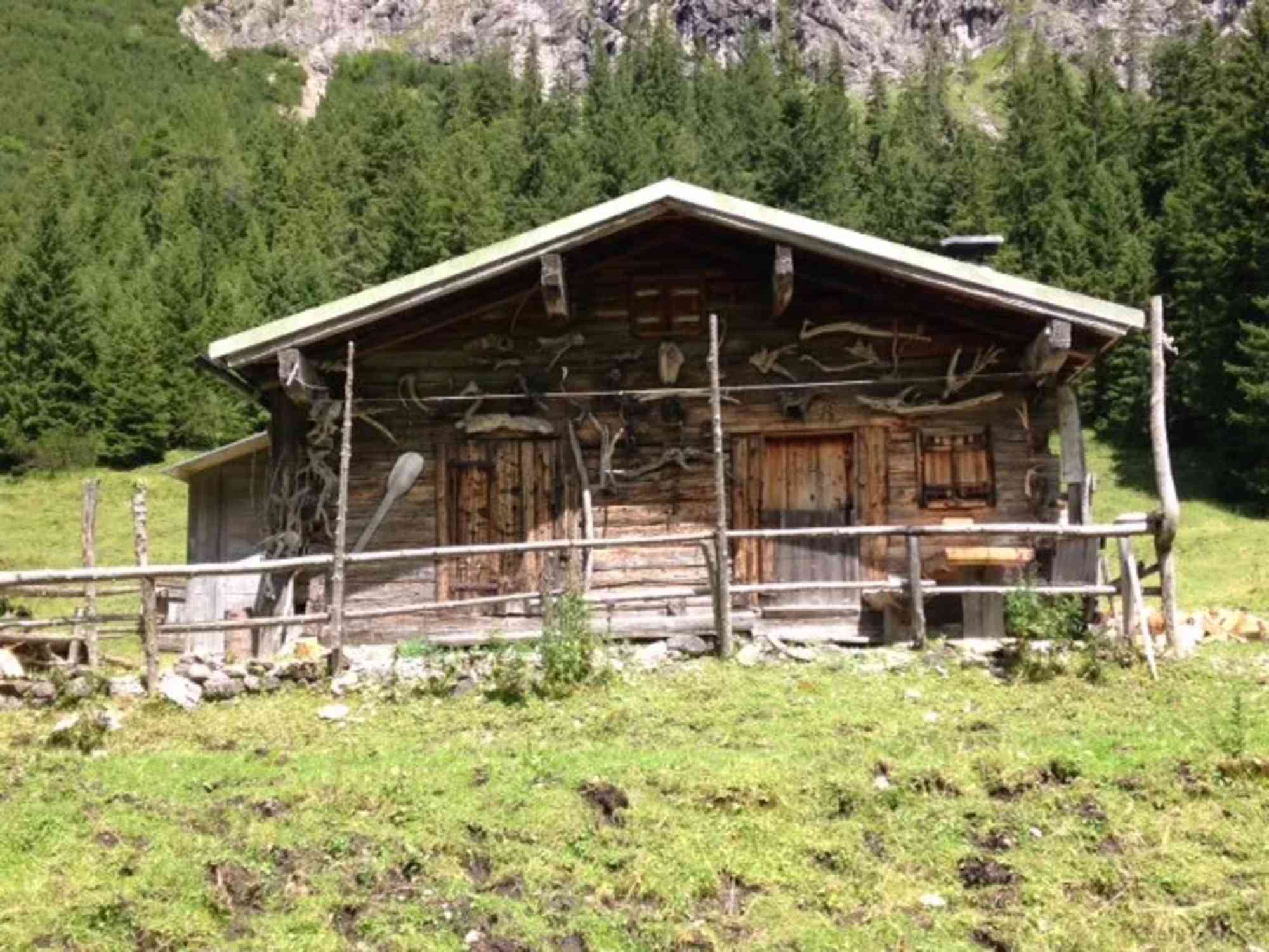 Jochbachhütte im Jochbachtal