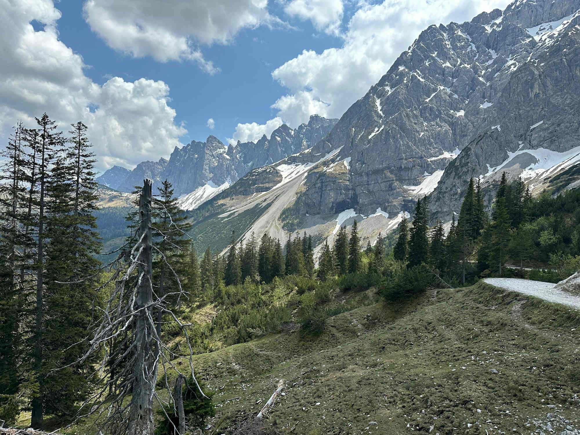 Blick zwischen Hochalmsattel und Kleinem Ahornboden