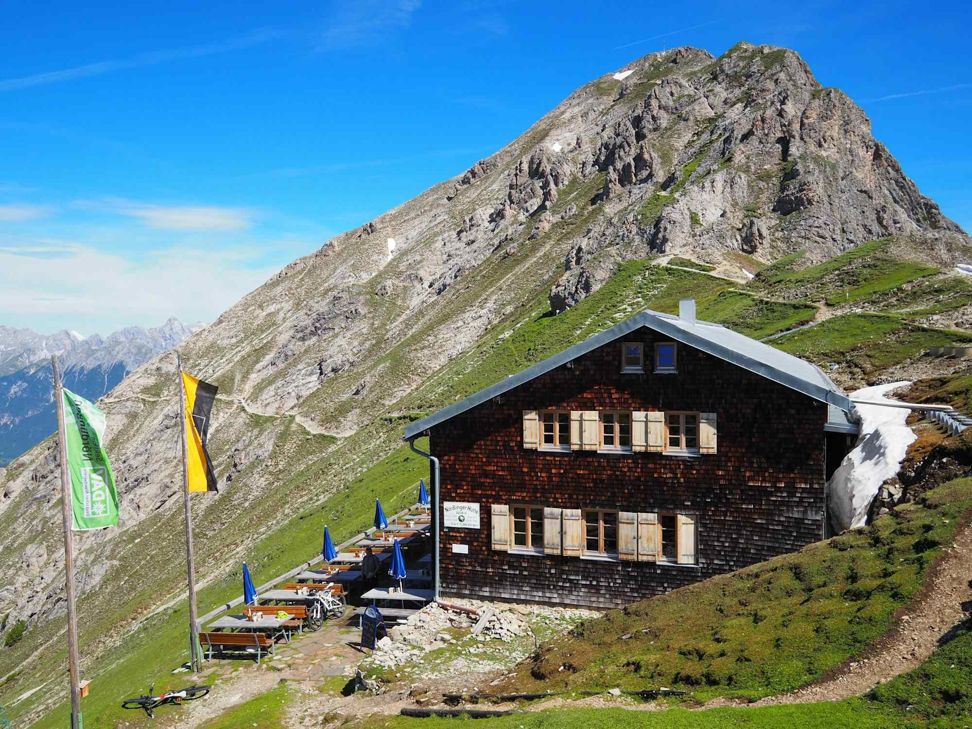 Die Nördlinger Hütte lädt zur wohlverdienten Rast ein.