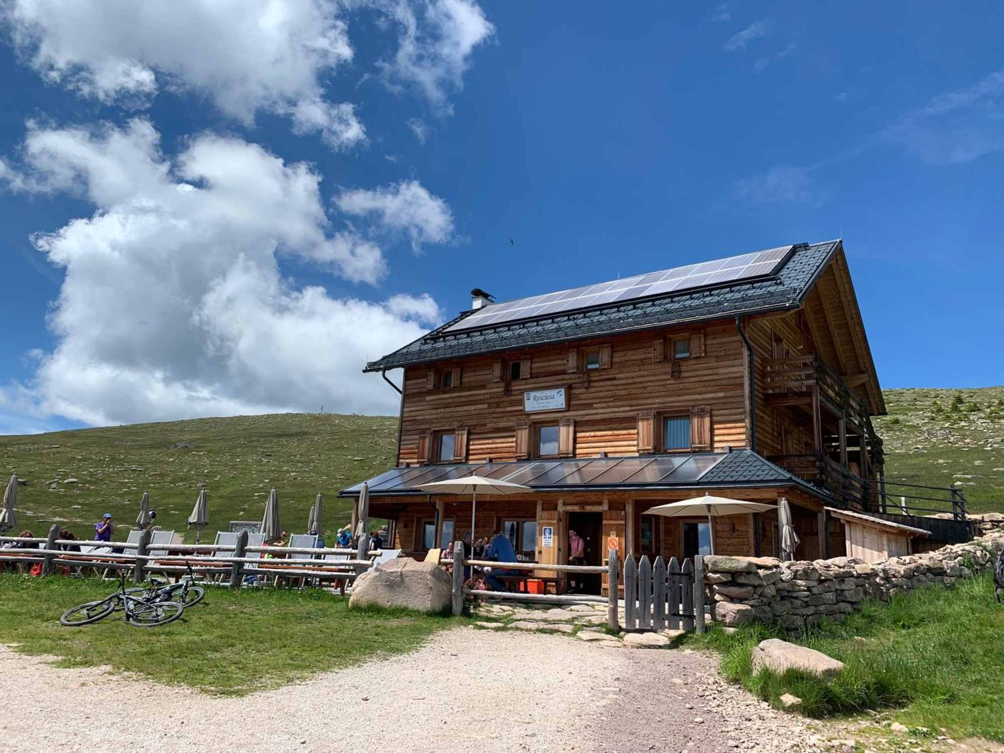 Die neu eröffnete Raschötzhütte