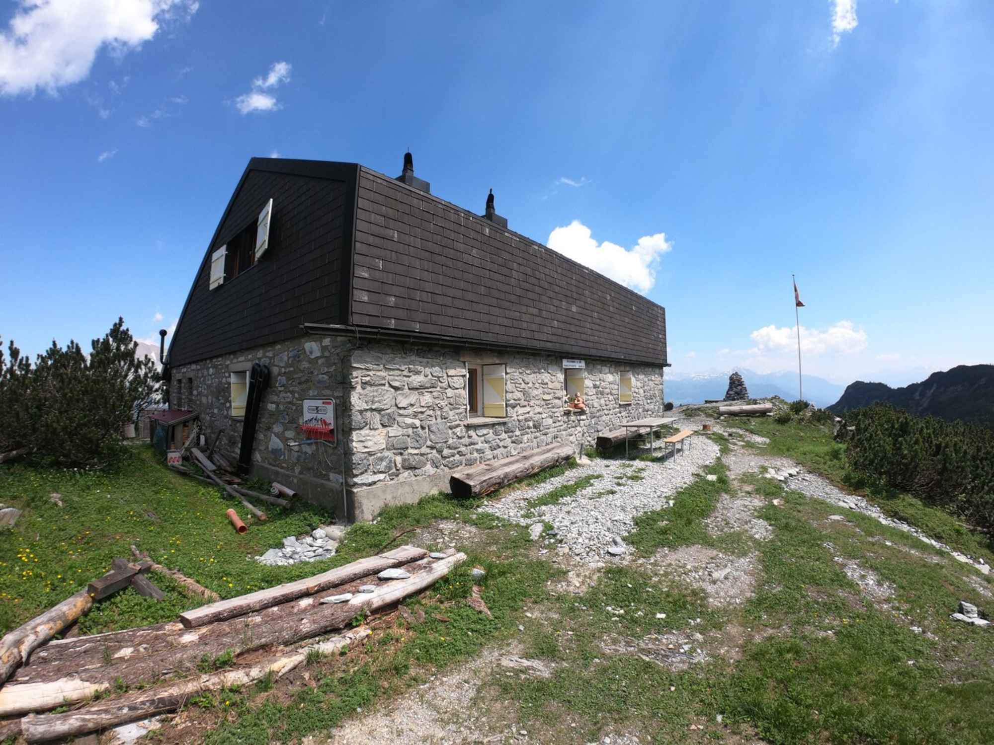 Die Ringelspitzhütte in den Glarner Alpen
