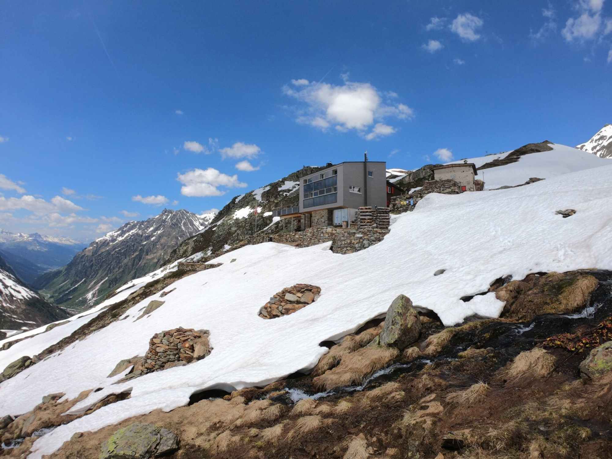Die Silvrettahütte im Frühling