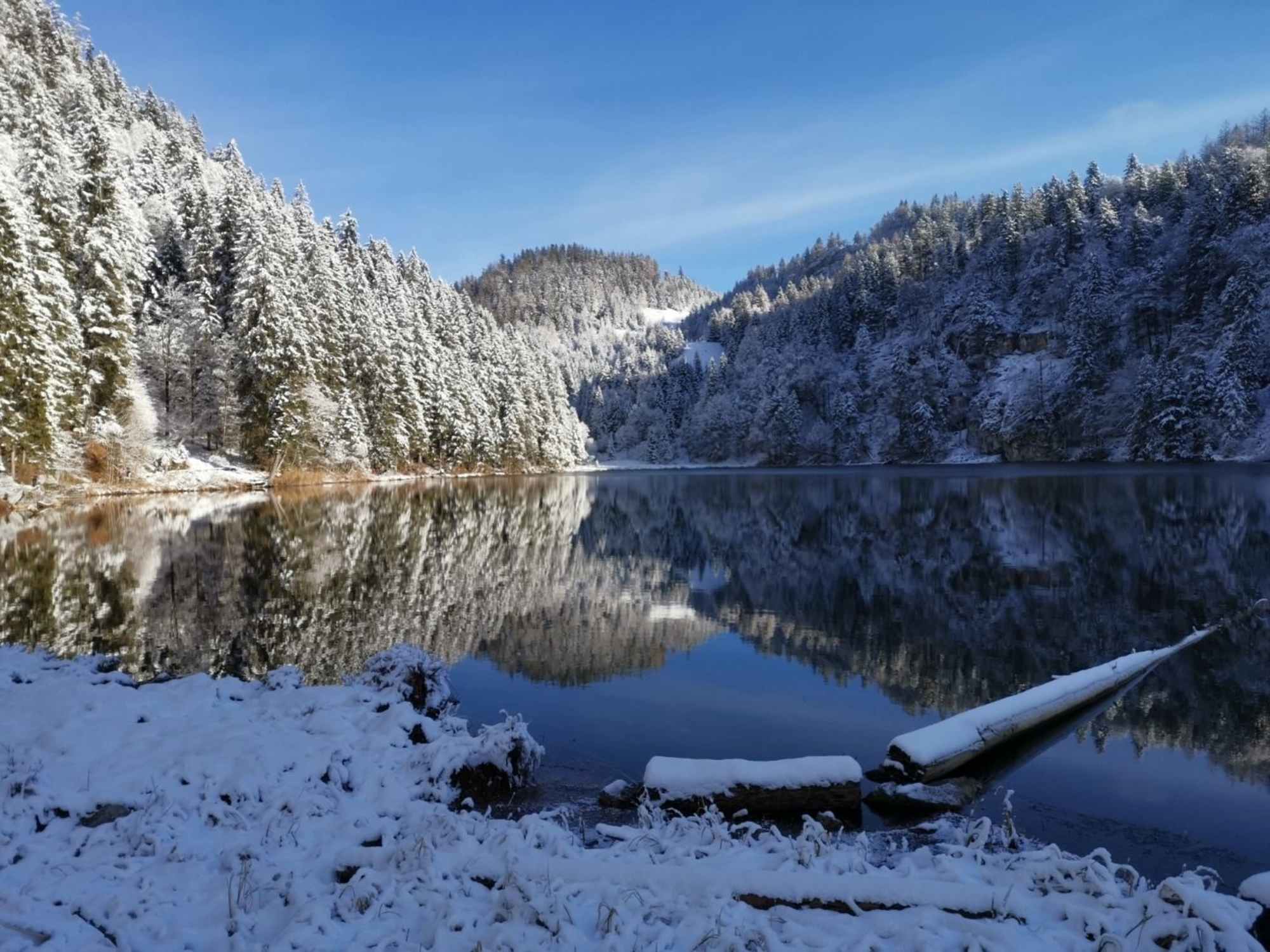 Der idyllische Taubensee bei Kössen.