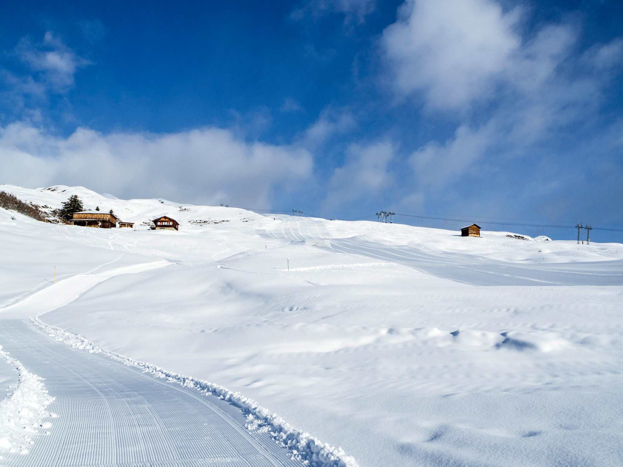 Auf der sonnigen Winterwanderung bei Tschappin