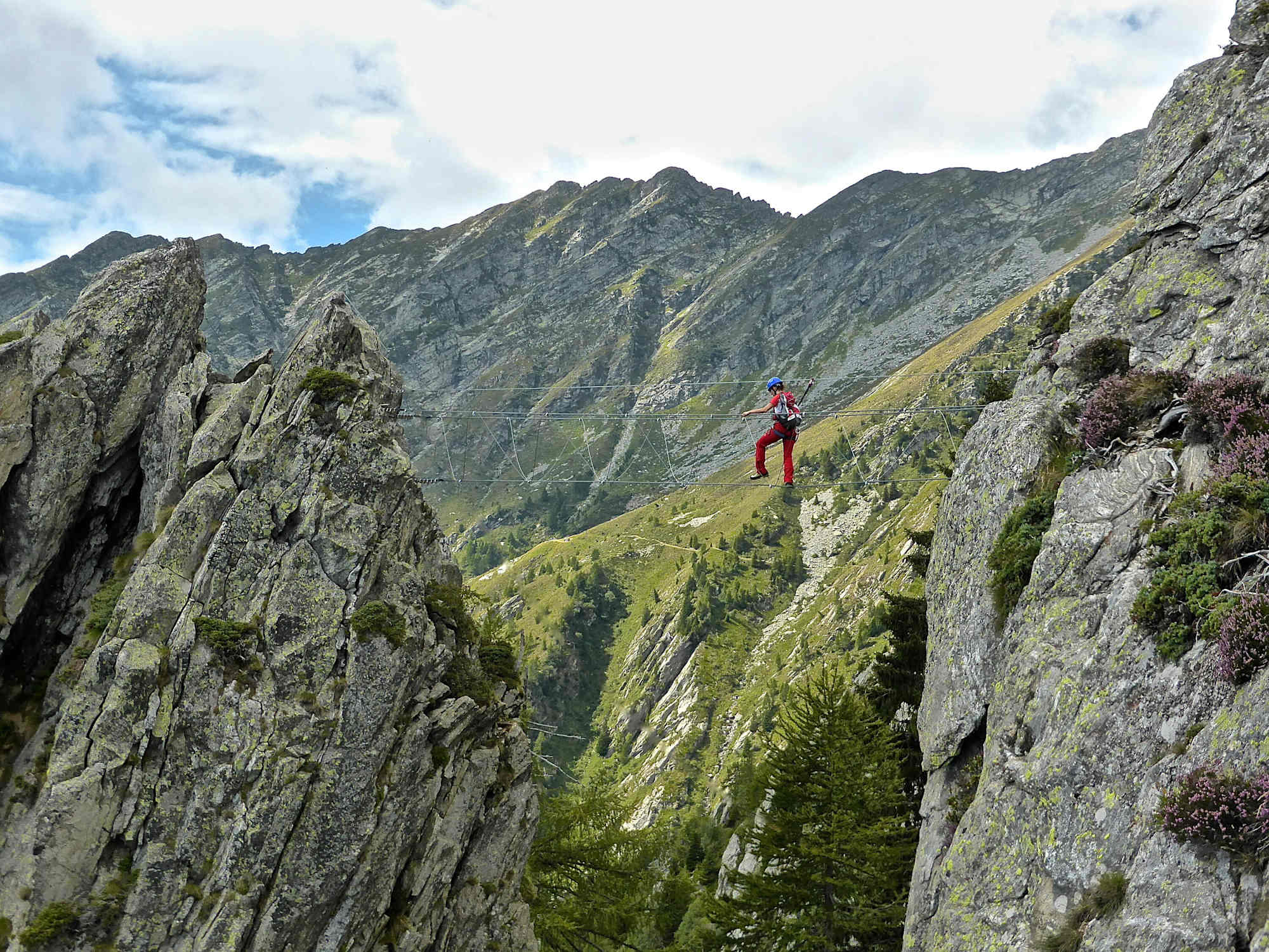 Die Hängebrücke (ponte tibetano) am Klettersteig.