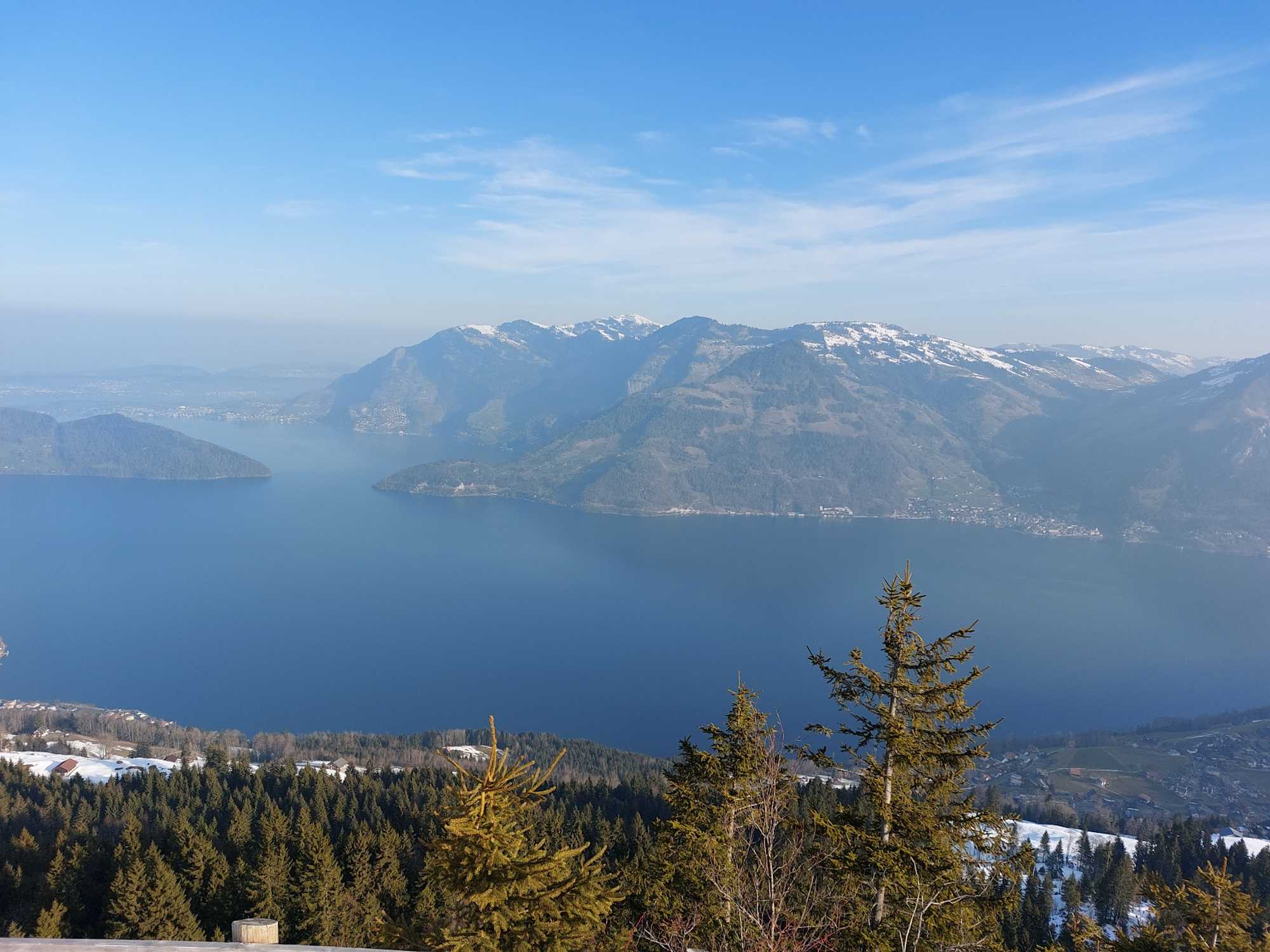 Schöne Aussicht auf den Vierwaldstätter See