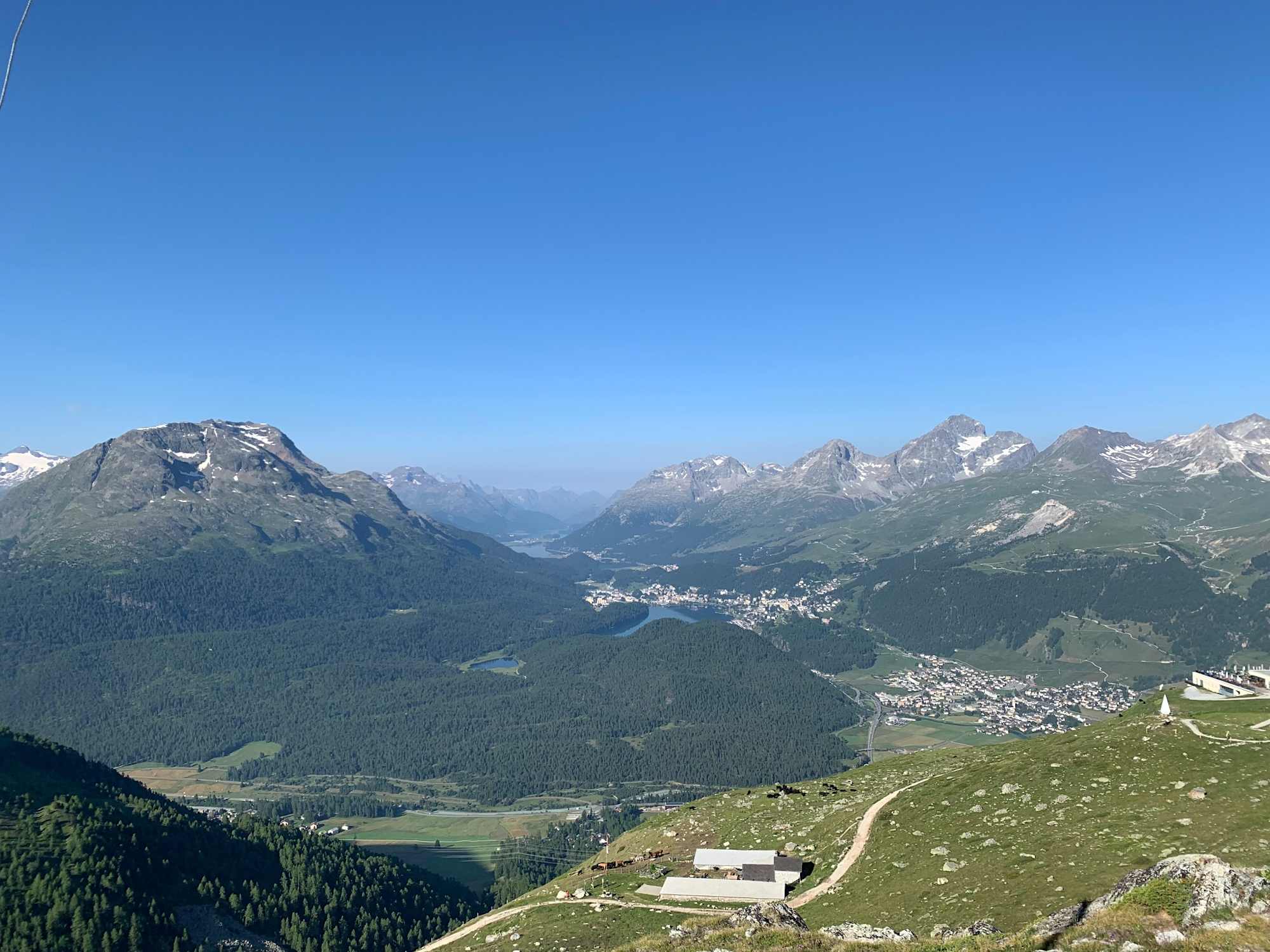 Sicht von Muottas Muragl aufs Engadin