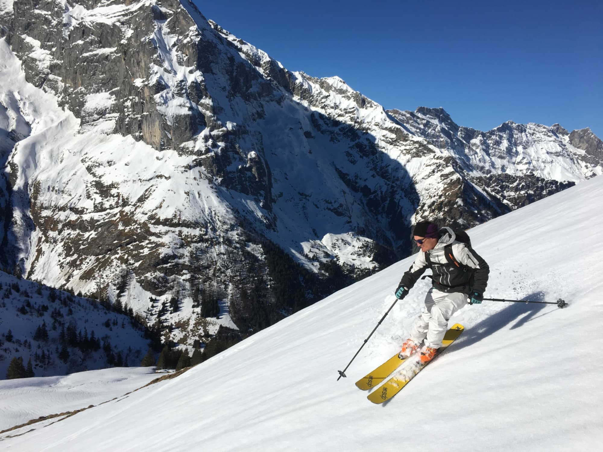 Abfahrtsfreuden auf der Skitour vom Wissberg zur Fürenalp.