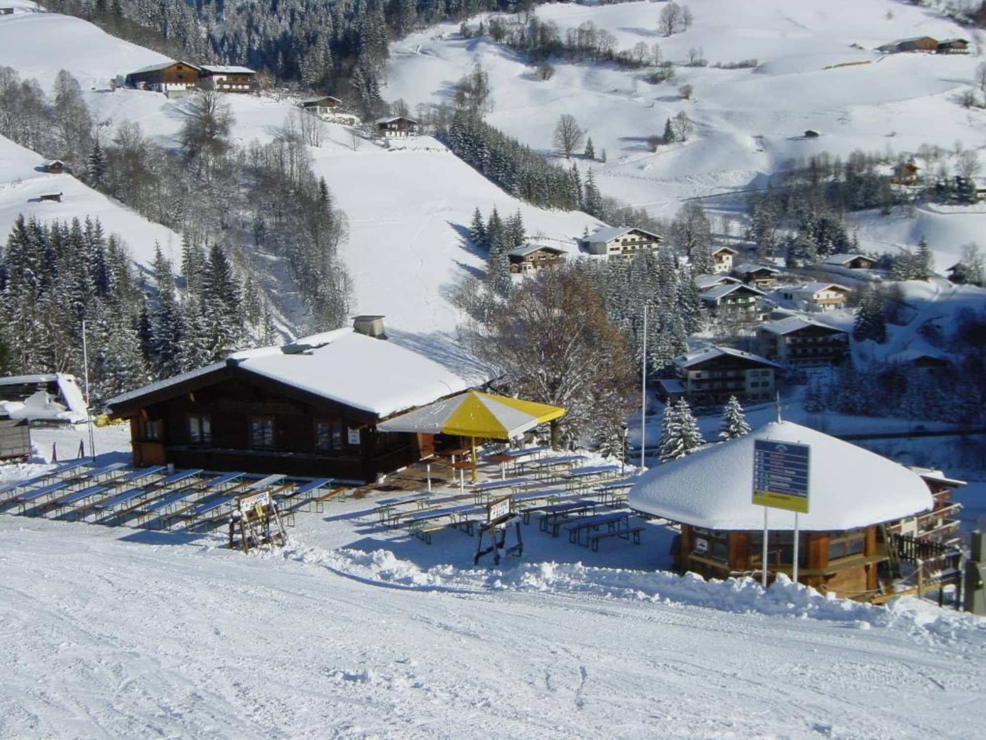 Die Winterwanderung zur Jauser Alm ist ein märchenhafter Ausflug für die ganze Familie.