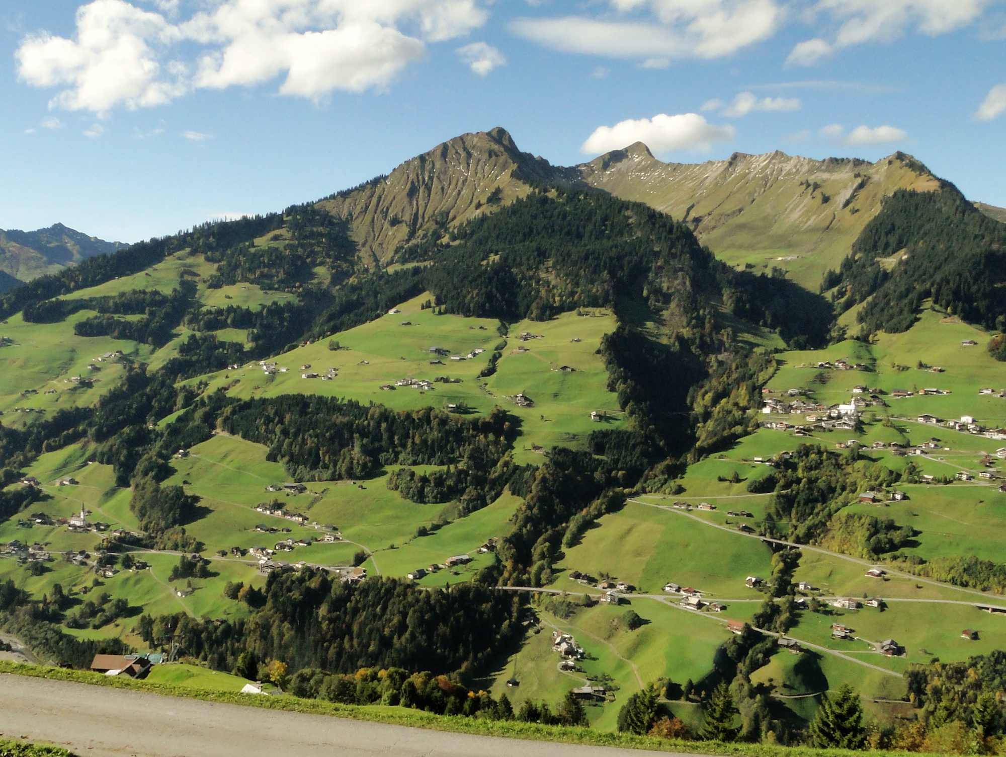 Blick von der Mittelstation der Seilbahn Sonntag-Stein