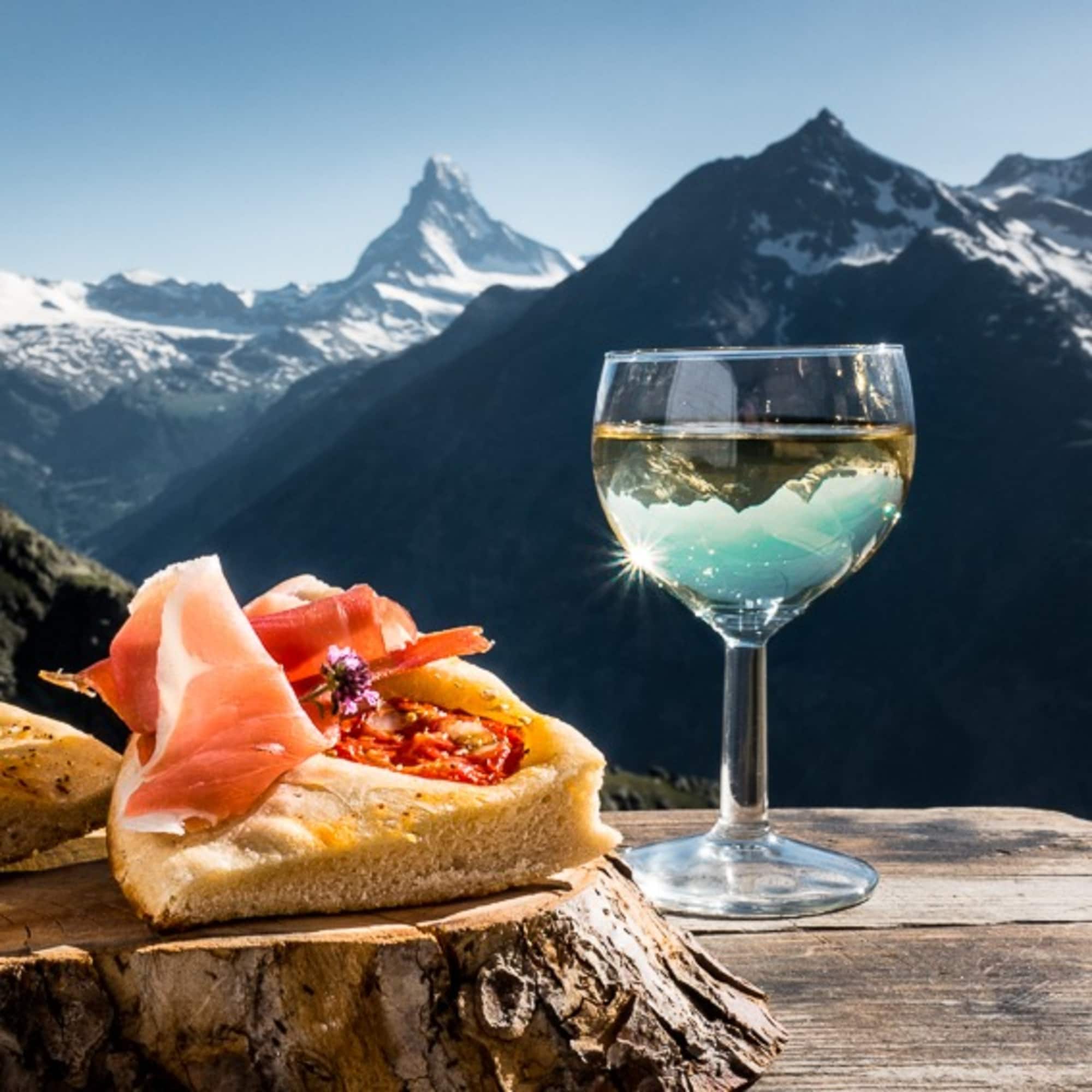 Gläschen mit Ausblick aufs Matterhorn