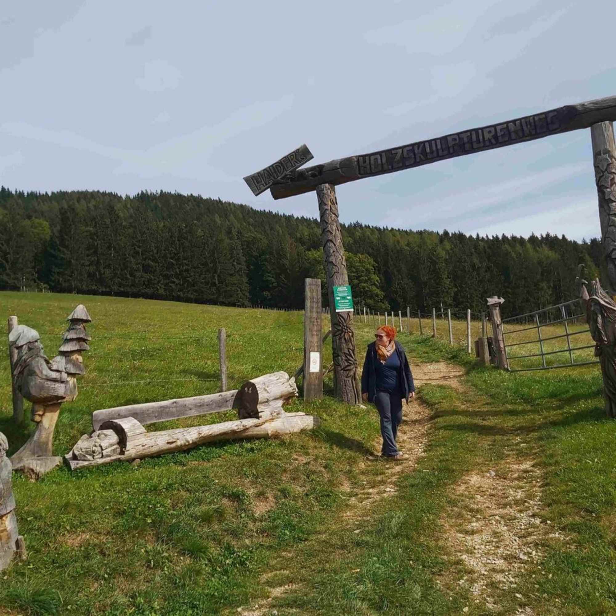 Eingang zum Holzskulpturenweg