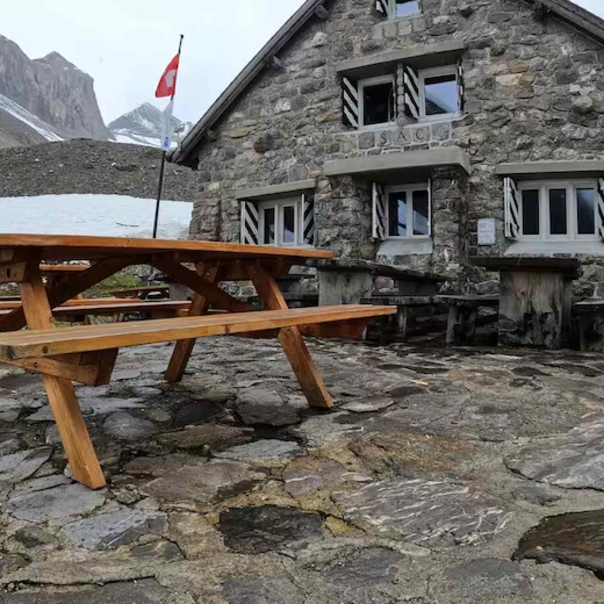 Wildhornhütte