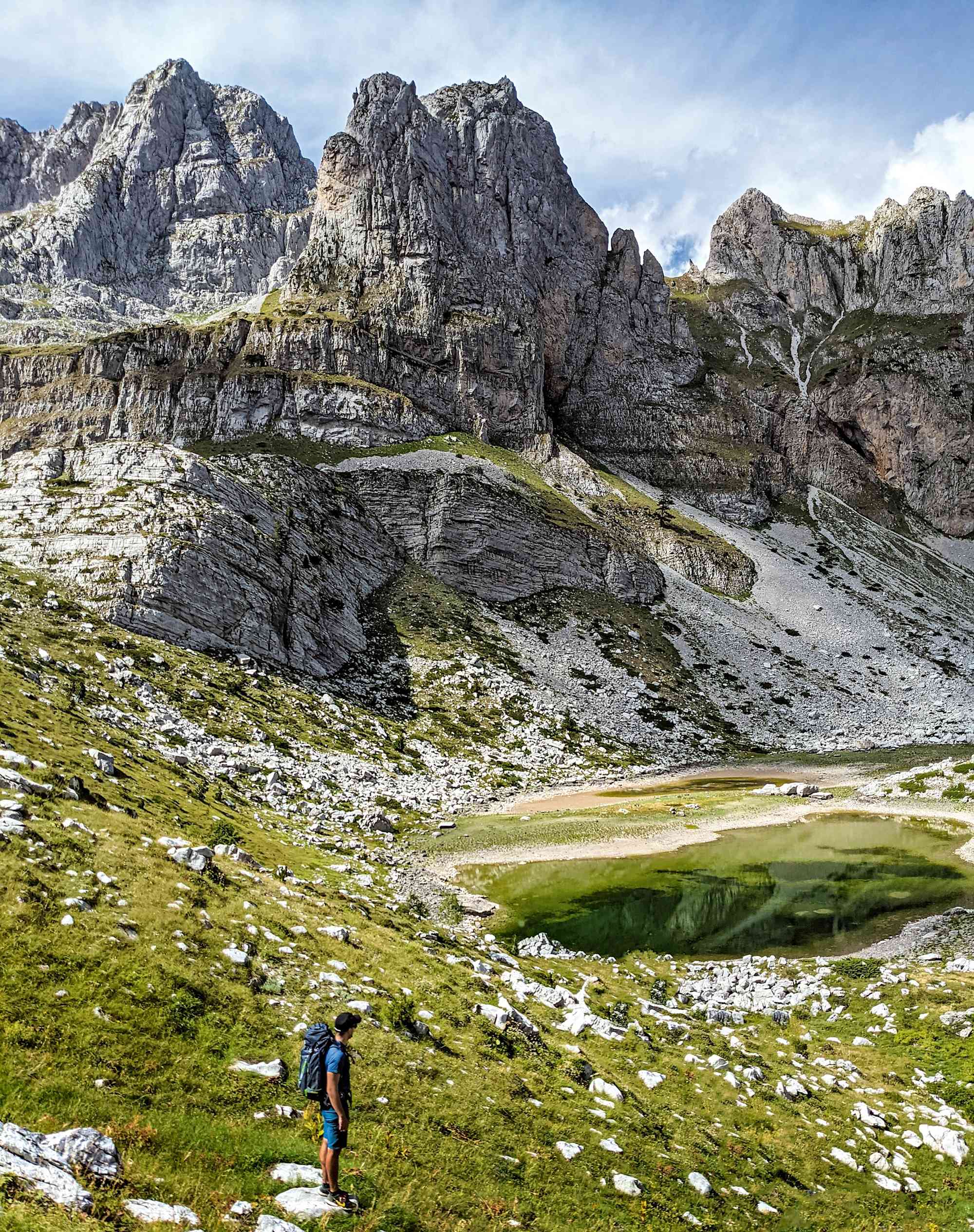Die Jezerca-Seen sind von einem Bergpanorama der Extraklasse umrahmt.