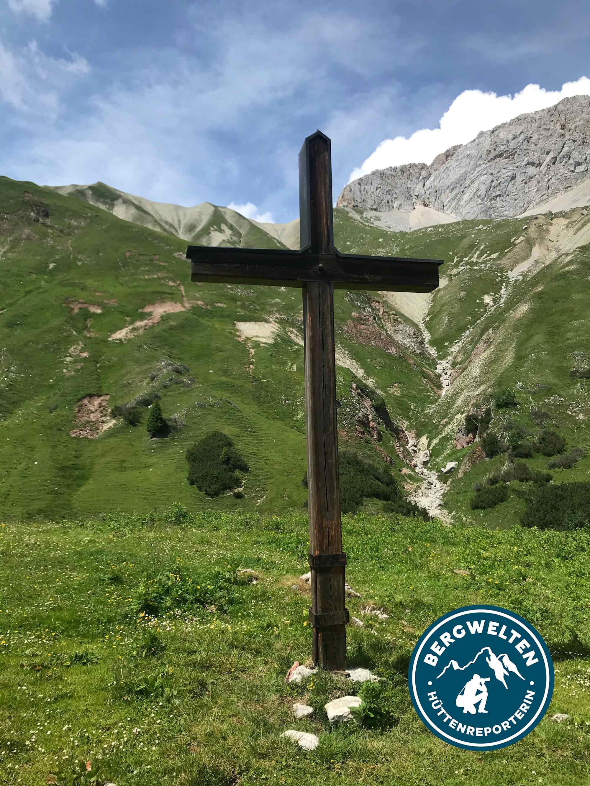 Kreuz oberhalb des Steinernen Hütt'ls