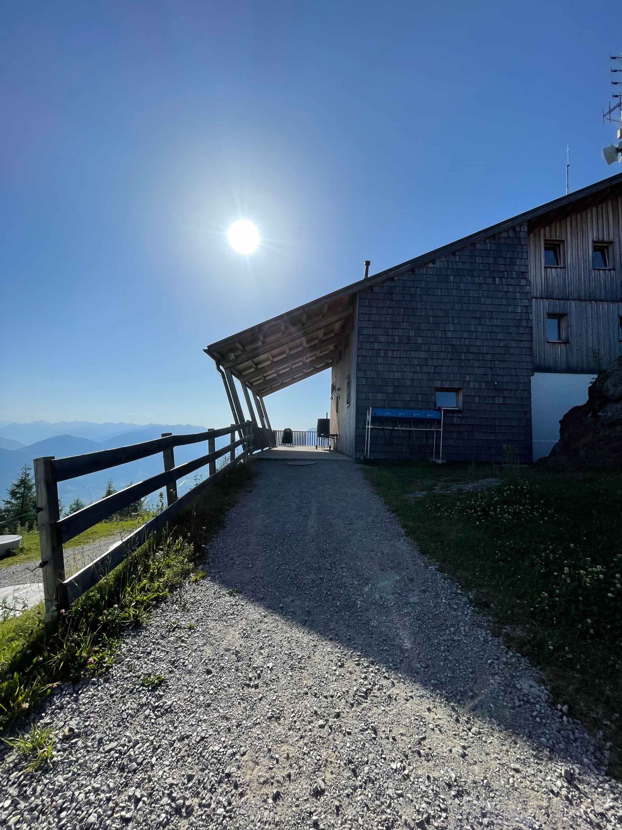Die Hochsteinhütte hoch über Lienz in Osttirol
