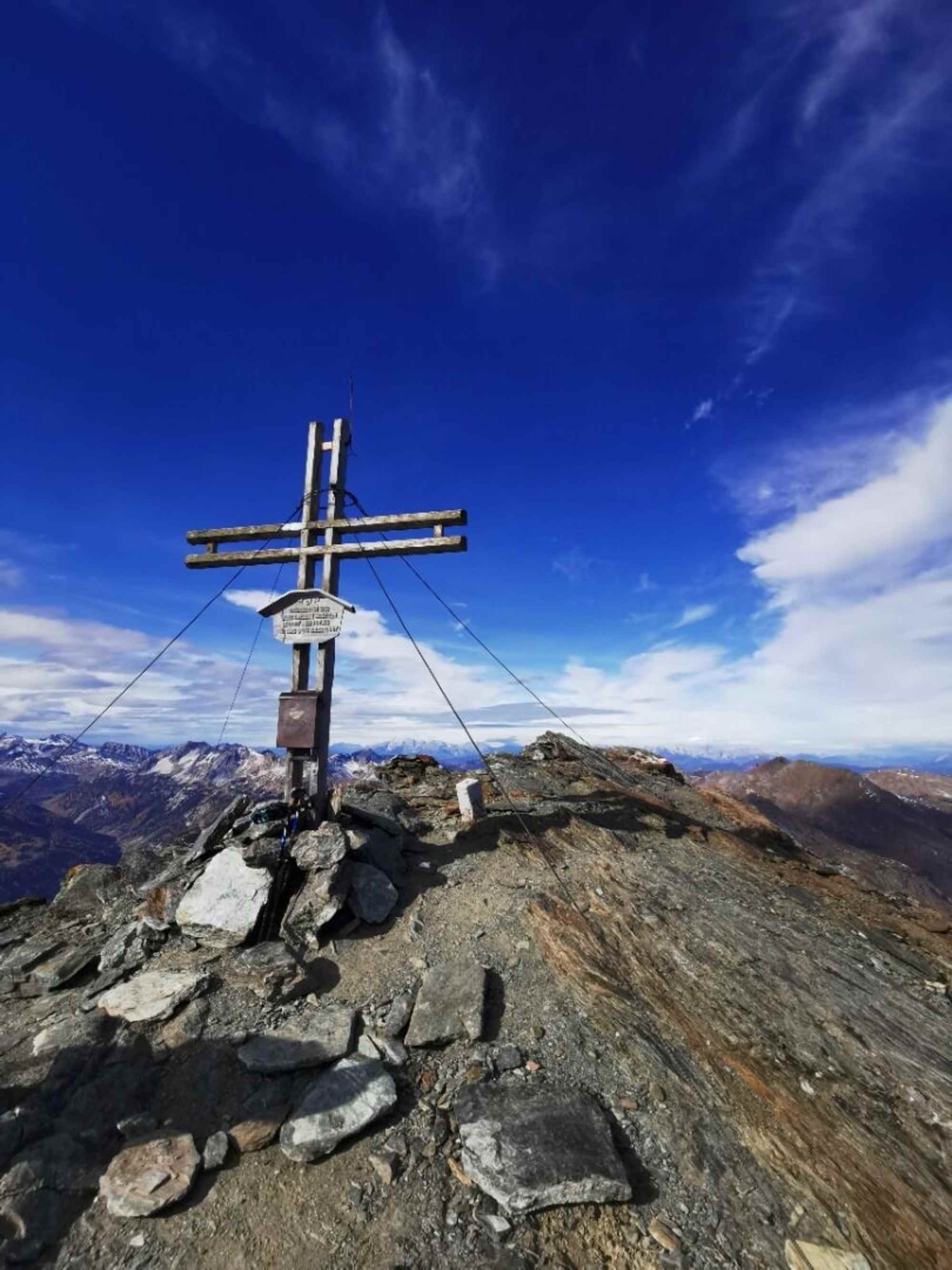 Gipfelkreuz am Großen Gurpitscheck in den Schladminger Tauern.