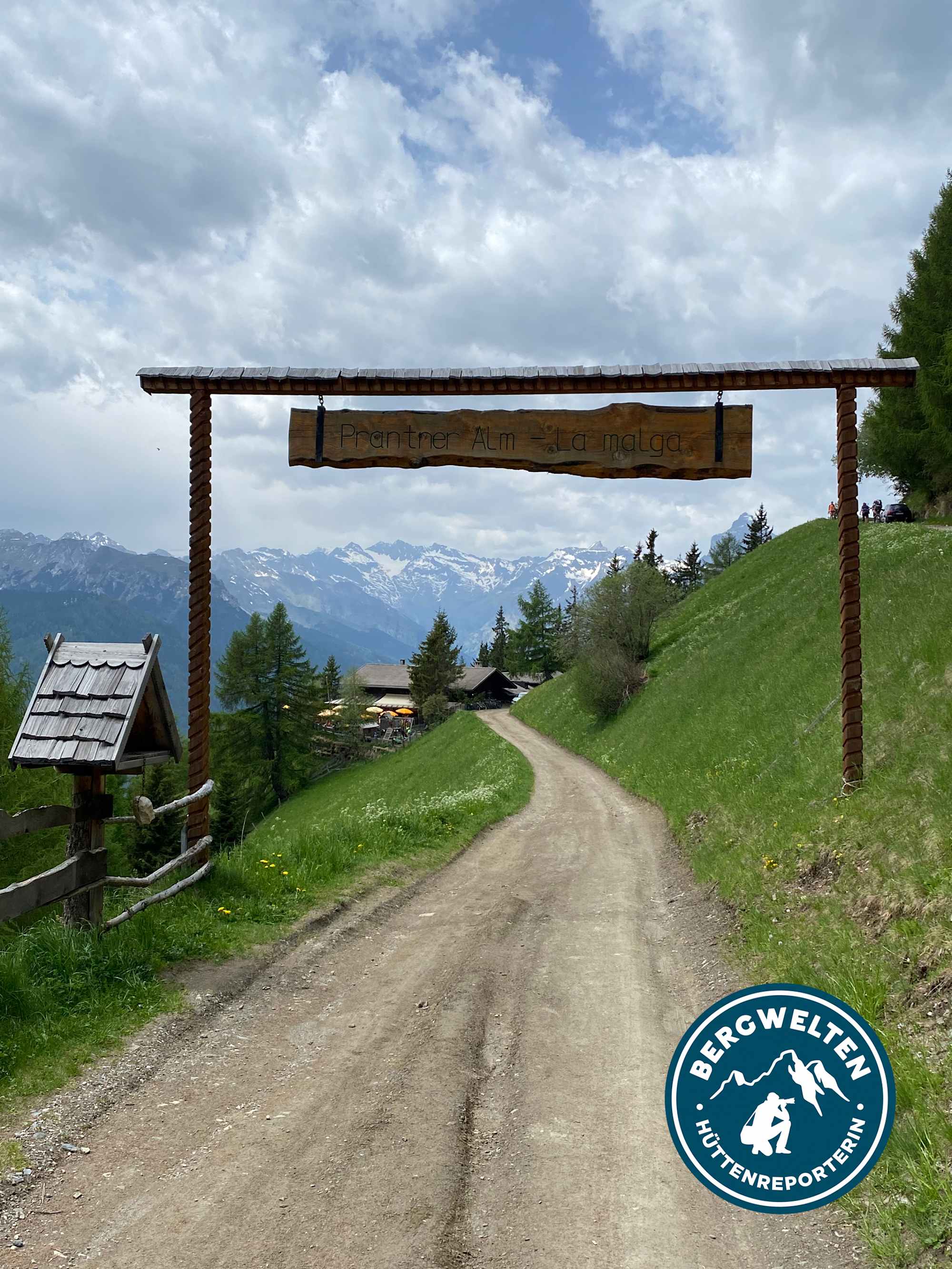 Ein Eingangsschild begrüßt die Gäste auf der Prantneralm