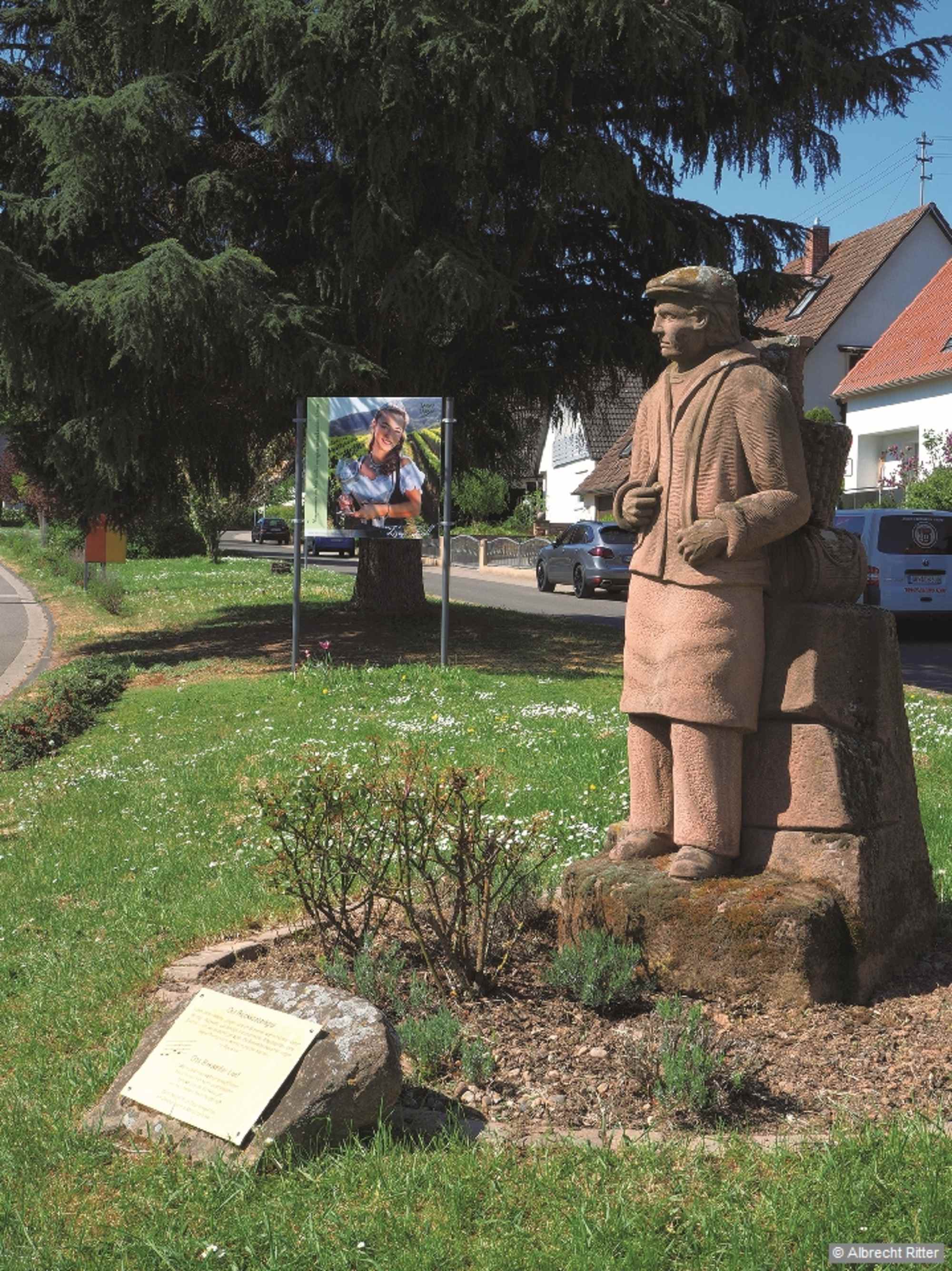 Denkmal des Rückkorbträgers