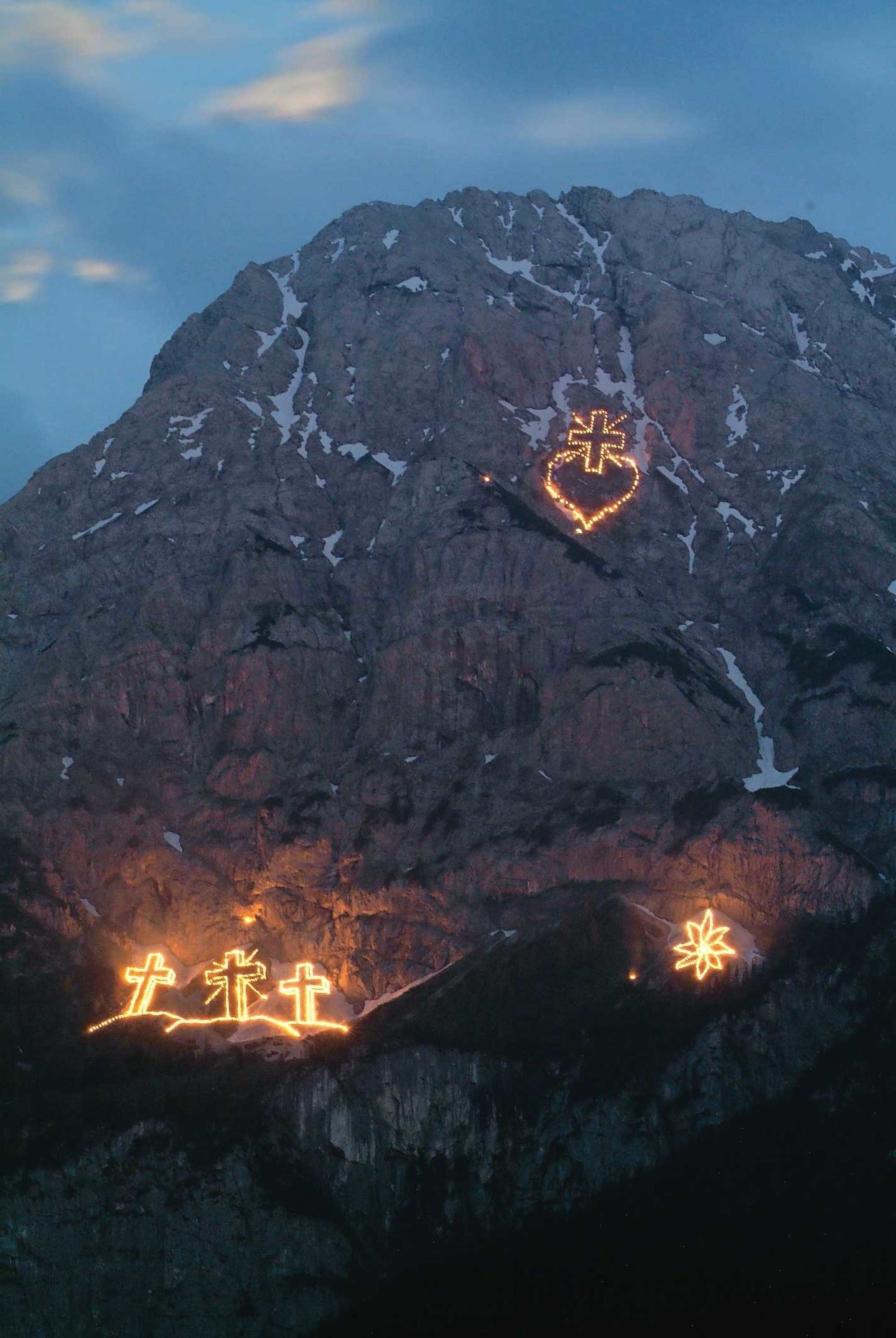 Sonnwendfeuer auf der Innsbrucker Nordkette