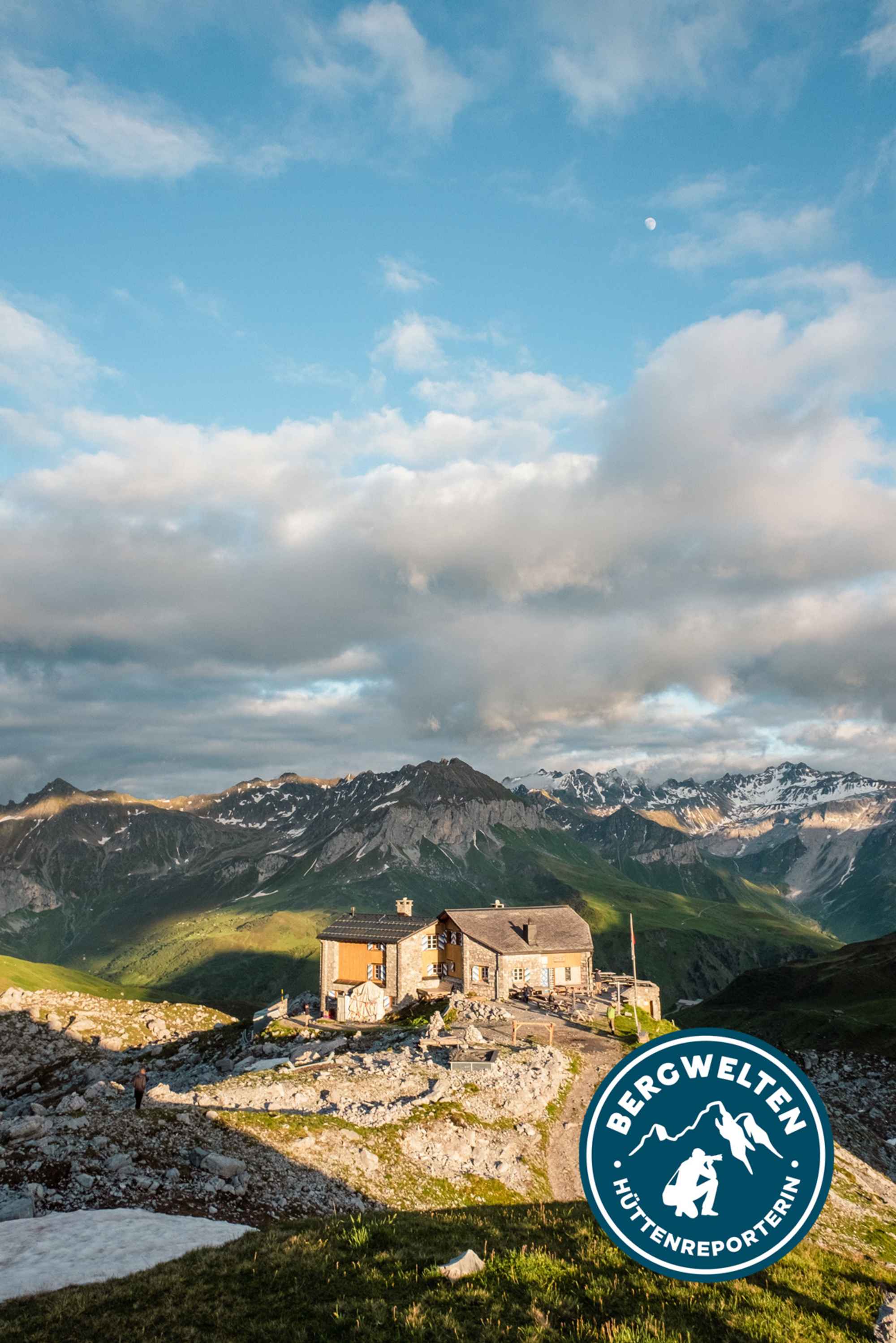 Blick auf die Carschinahütte und Umgebung
