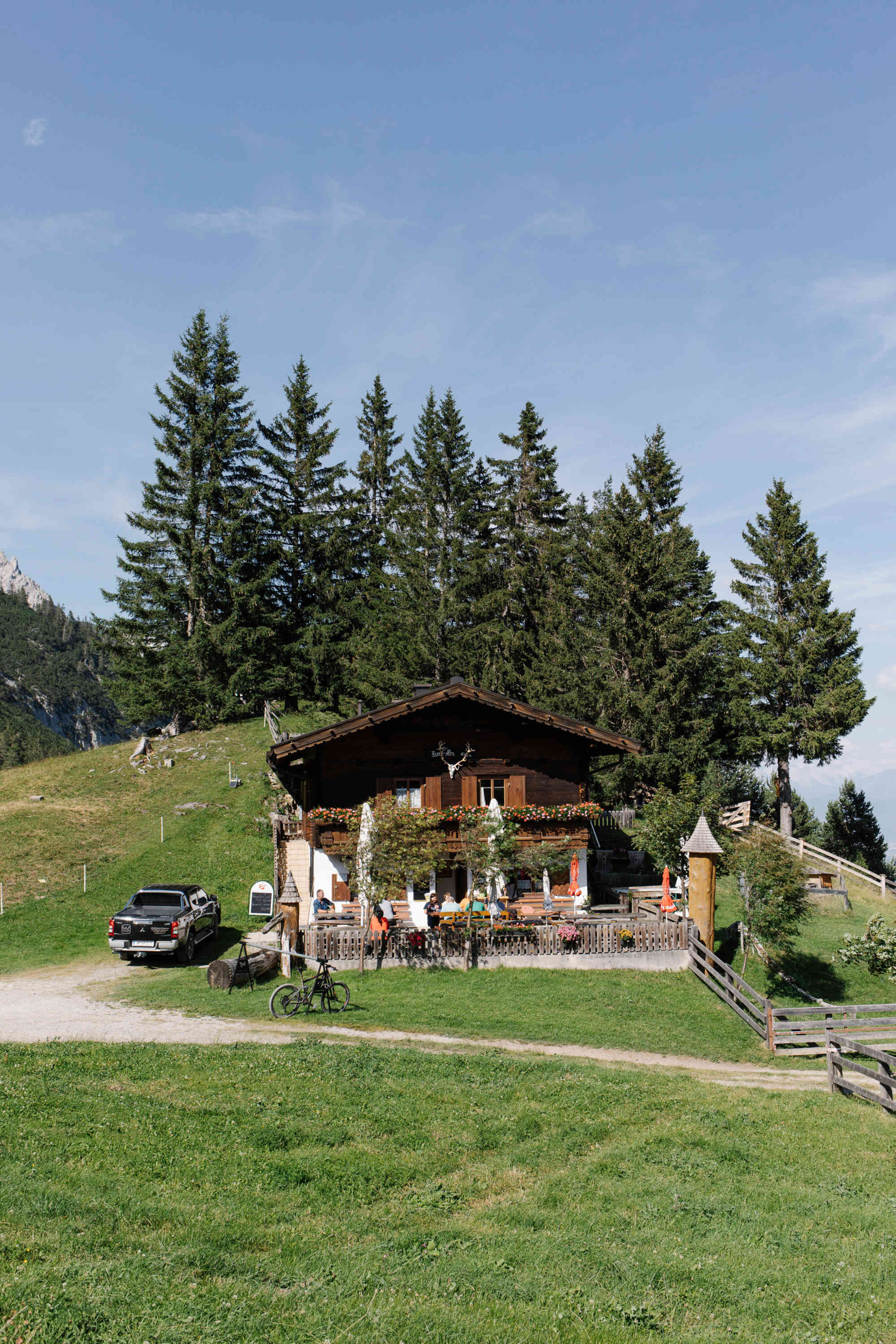 Die Karrer Alm auf 1.648 m Höhe über Imst