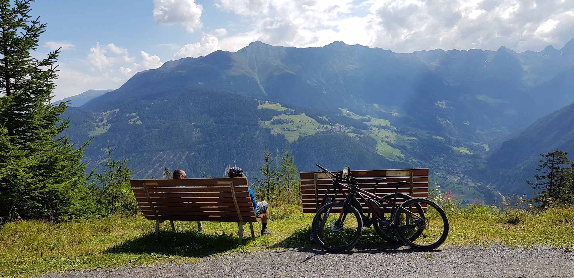 Aussichtspunkt und Ruhebank